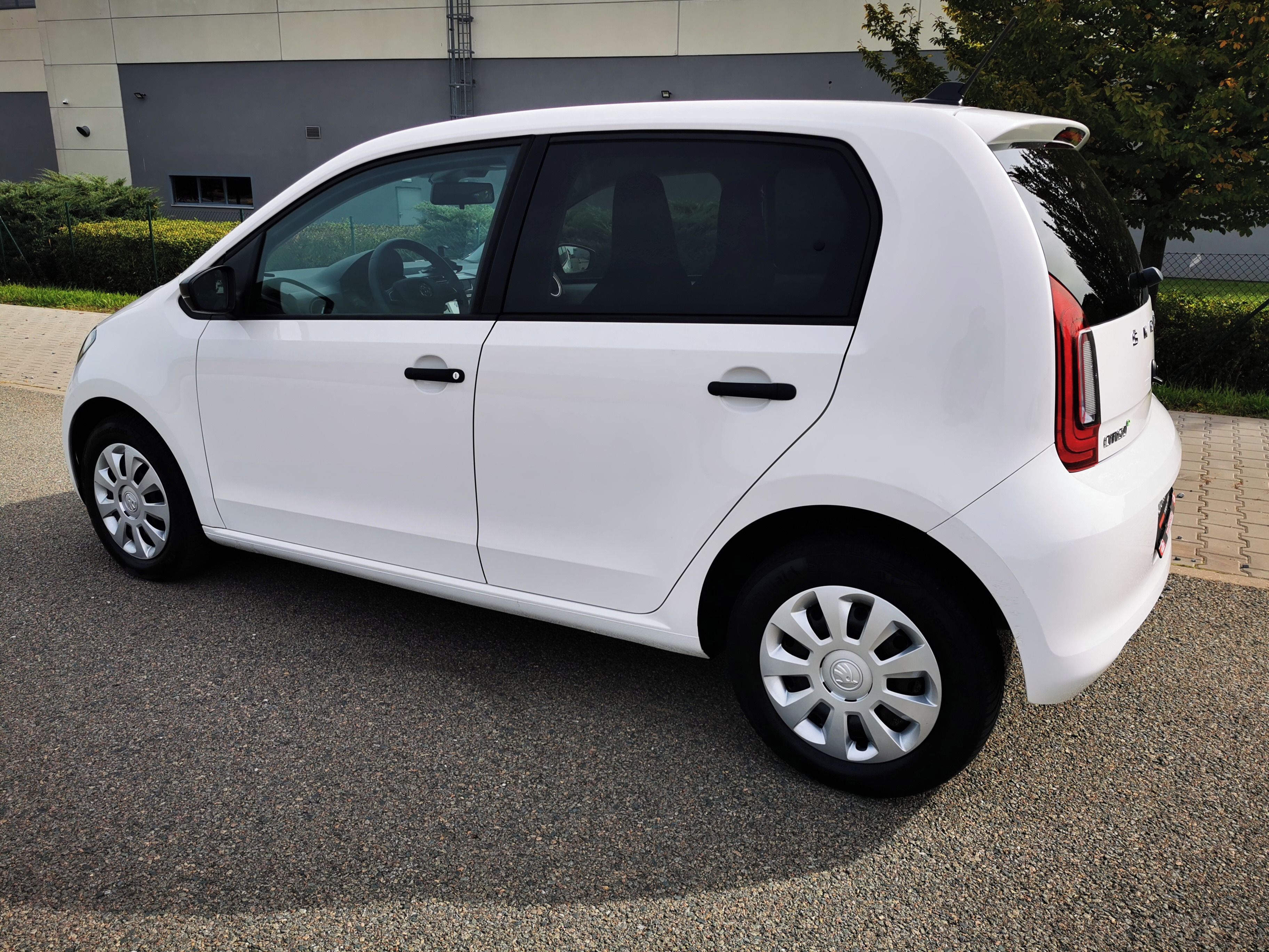 Škoda Citigo, 36KW BATERIE, VELMI PĚKNÝ!! - fotka 4