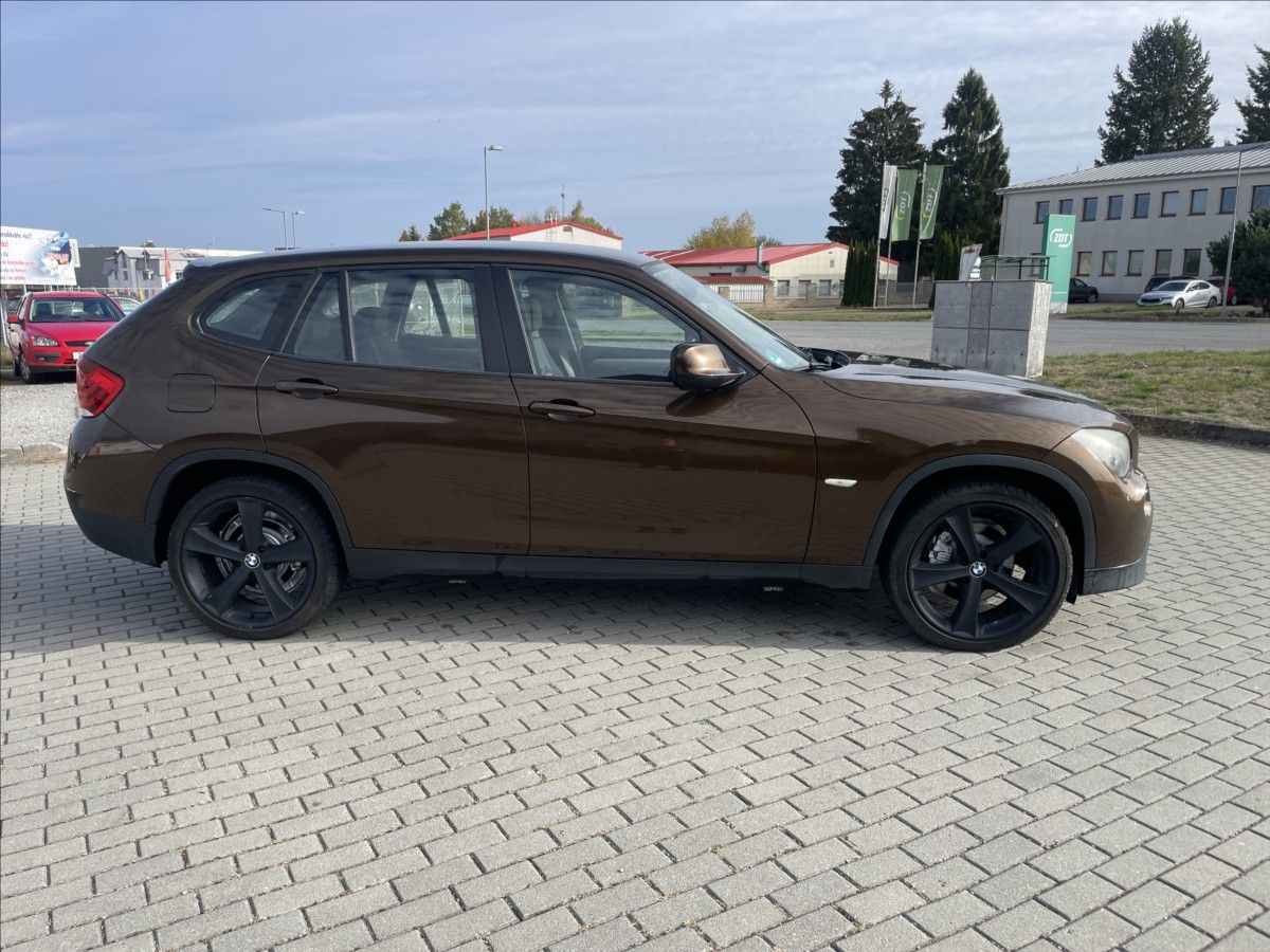 BMW X1, 2,0 d X-Drive 130kw Xenon Klim - fotka 5