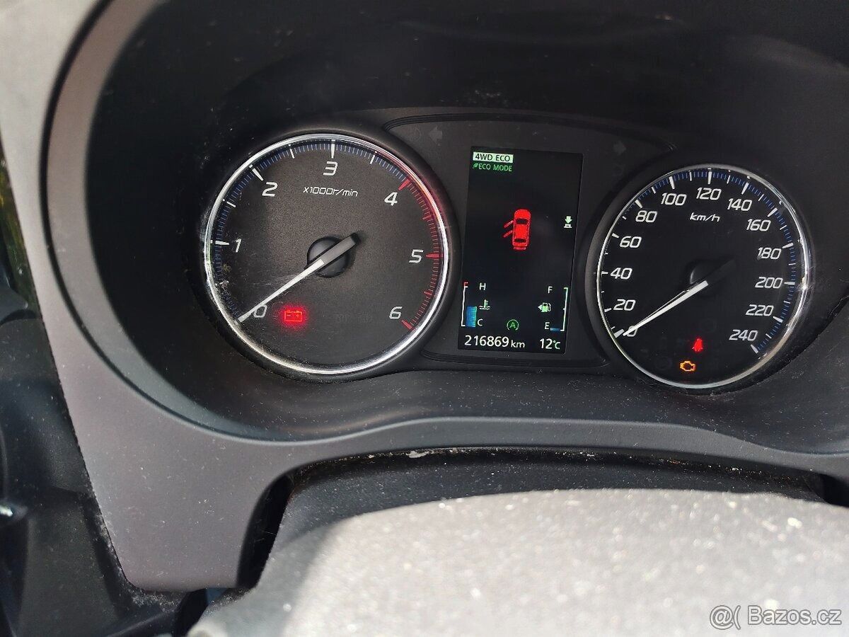 Mitsubishi Outlander, mitsubishi outlander r.v.2015 - fotka 6