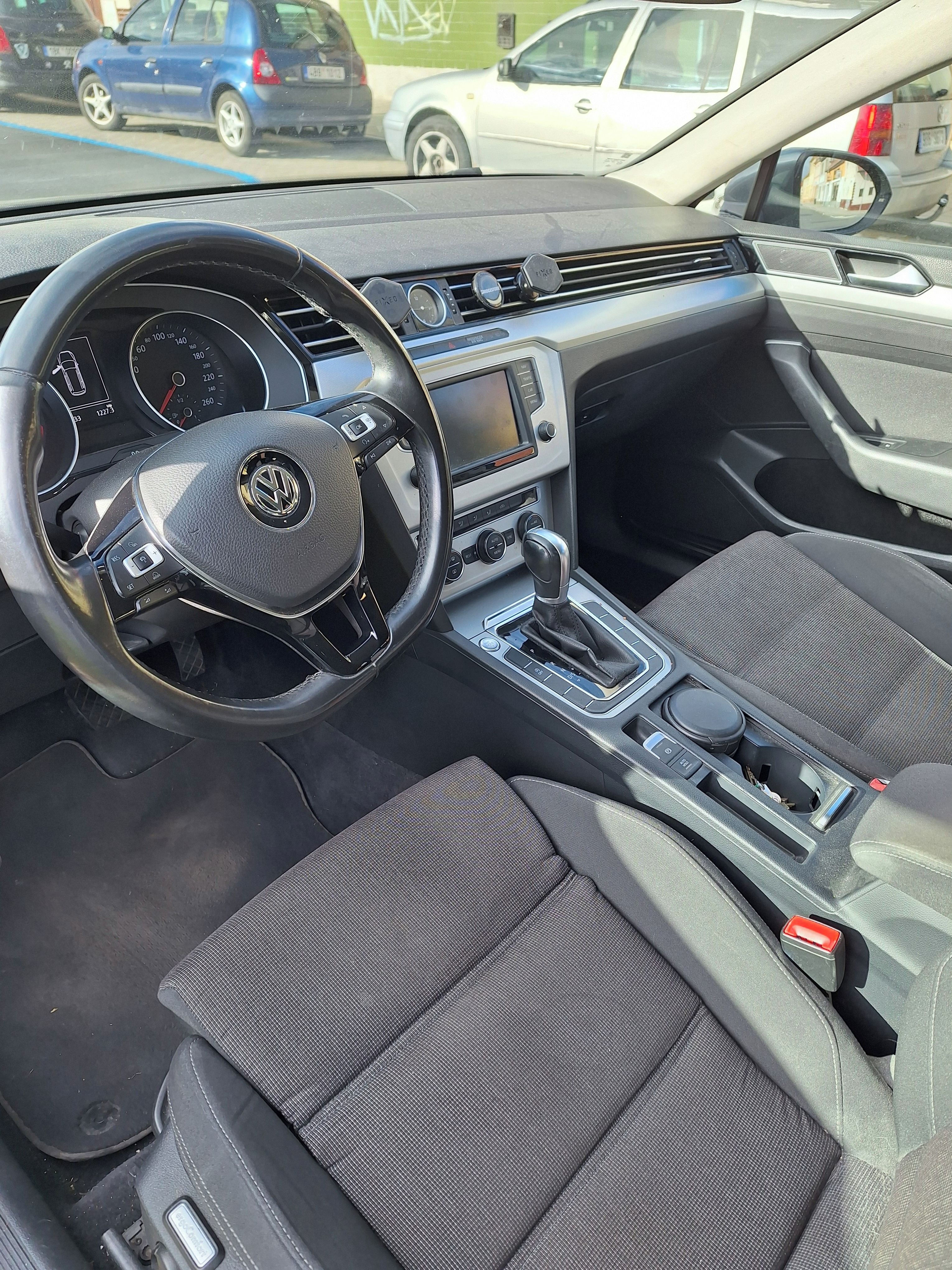 Volkswagen Passat, VW Passat 2,0 TDI 110 kW DSG - - fotka 3
