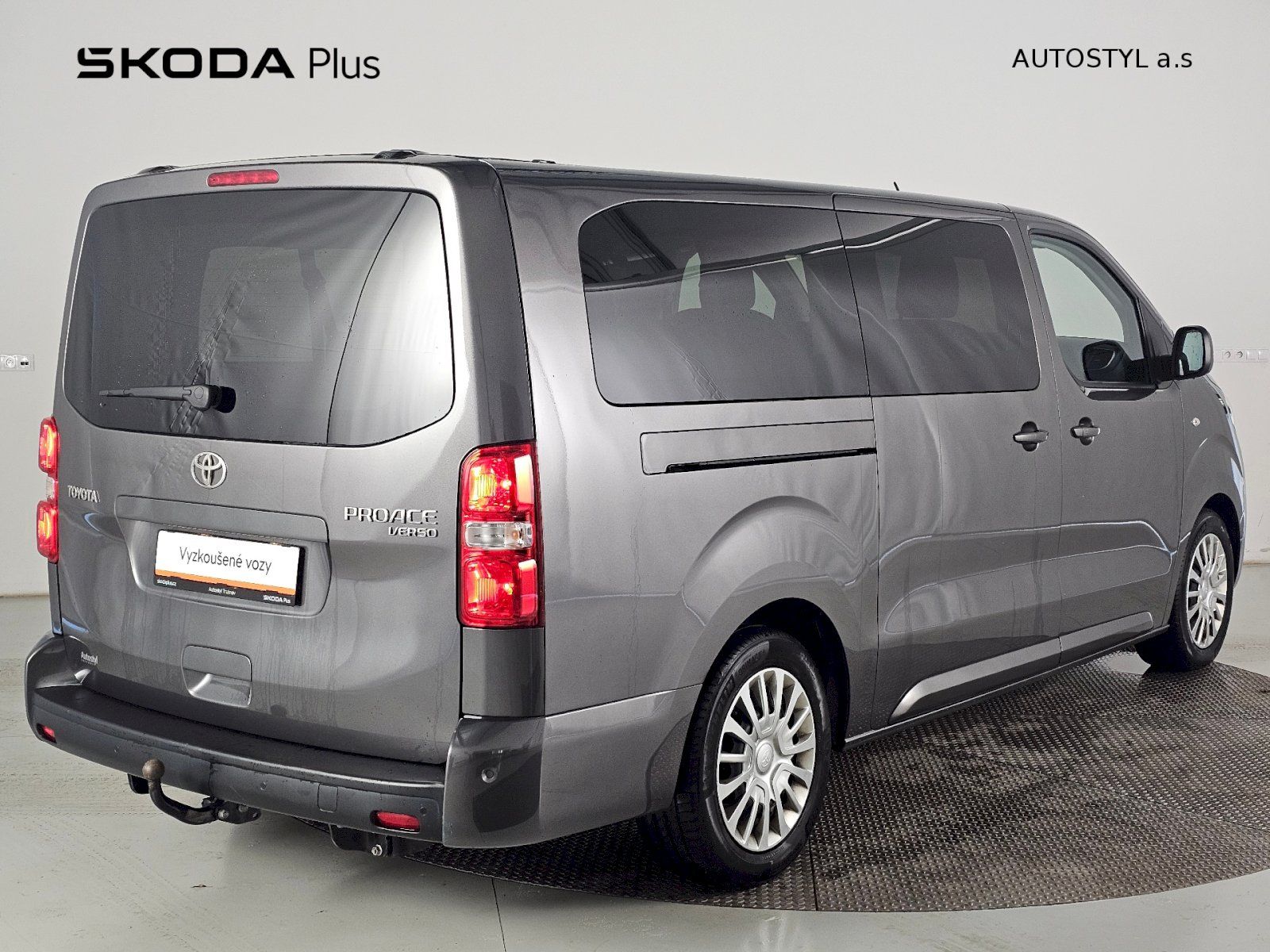 Toyota Proace, 2.0D 180k 8AT Shuttle 8S Busin - fotka 2