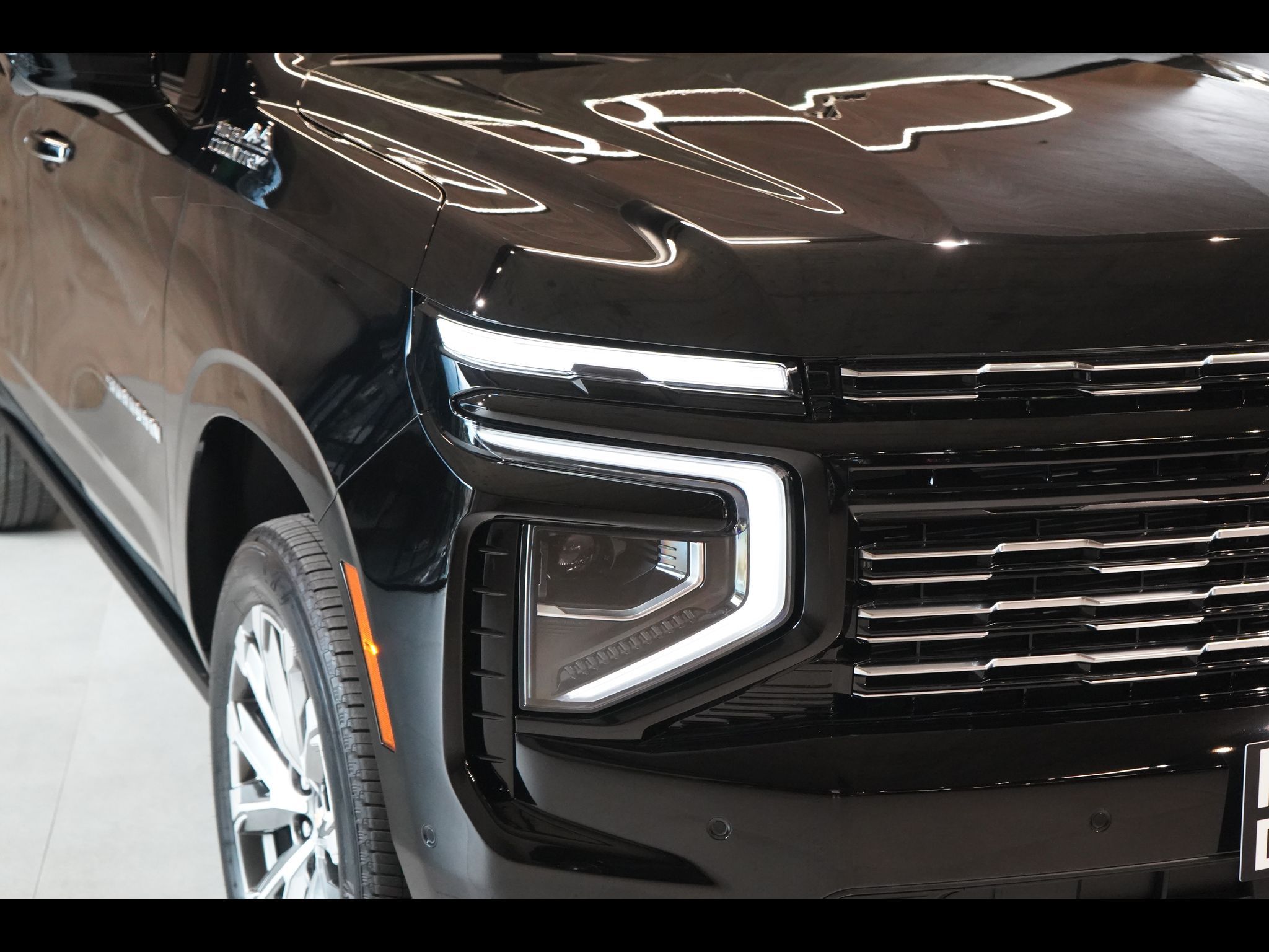 Chevrolet Suburban, 6,2 V8 High Country - fotka 4