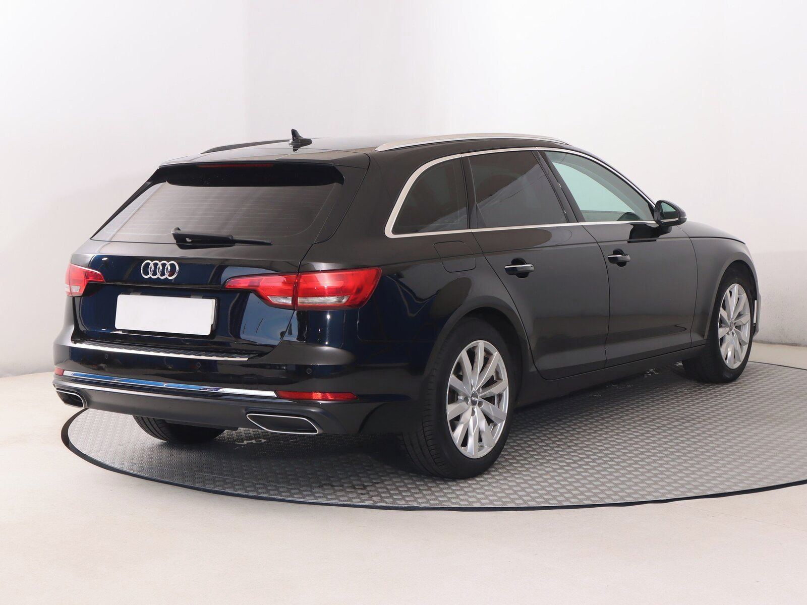 Audi A4, 2.0 TDI, Automat - fotka 5