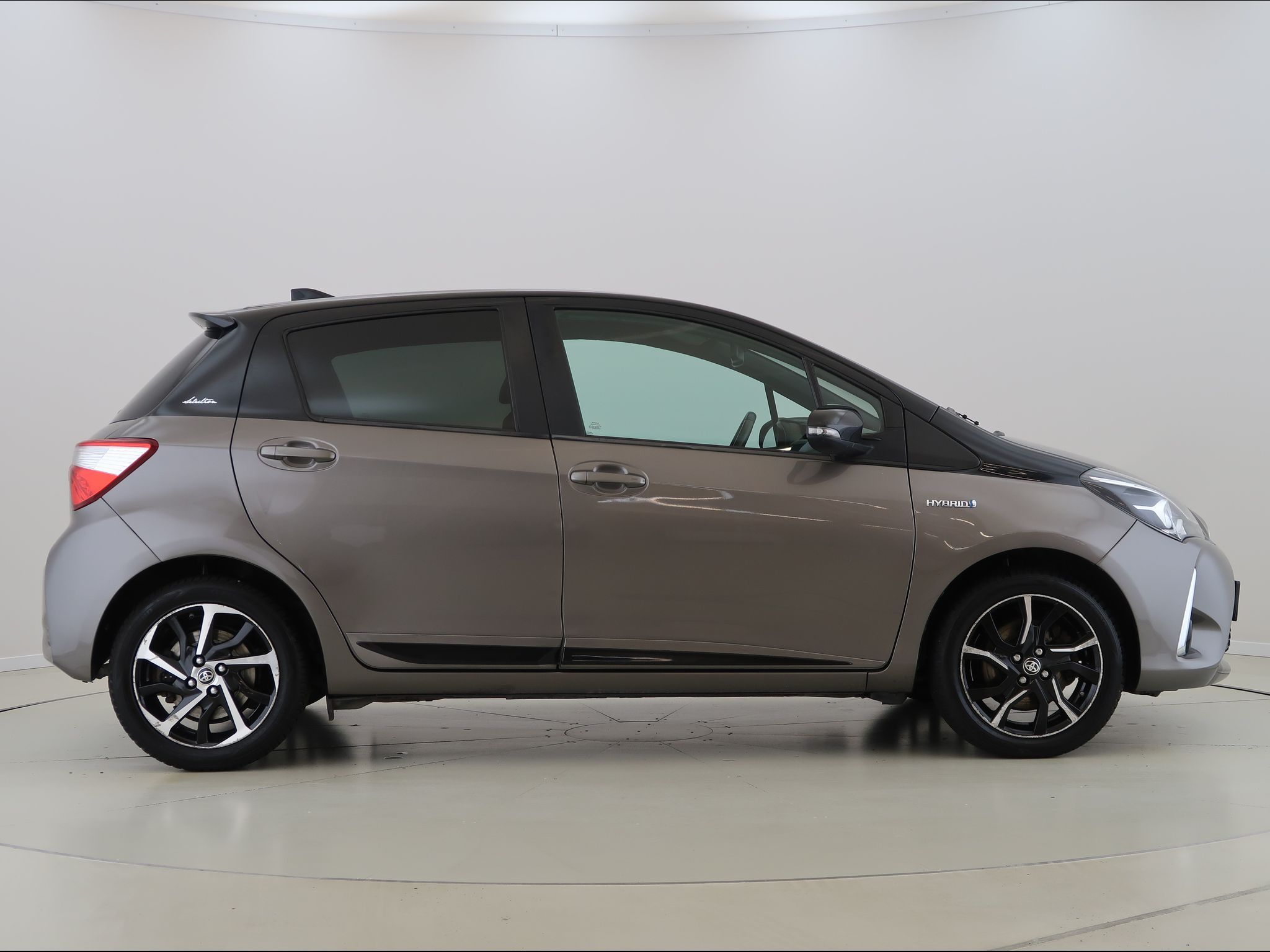Toyota Yaris, 1.5Hybrid,Automat,Kamera,CZ - fotka 4