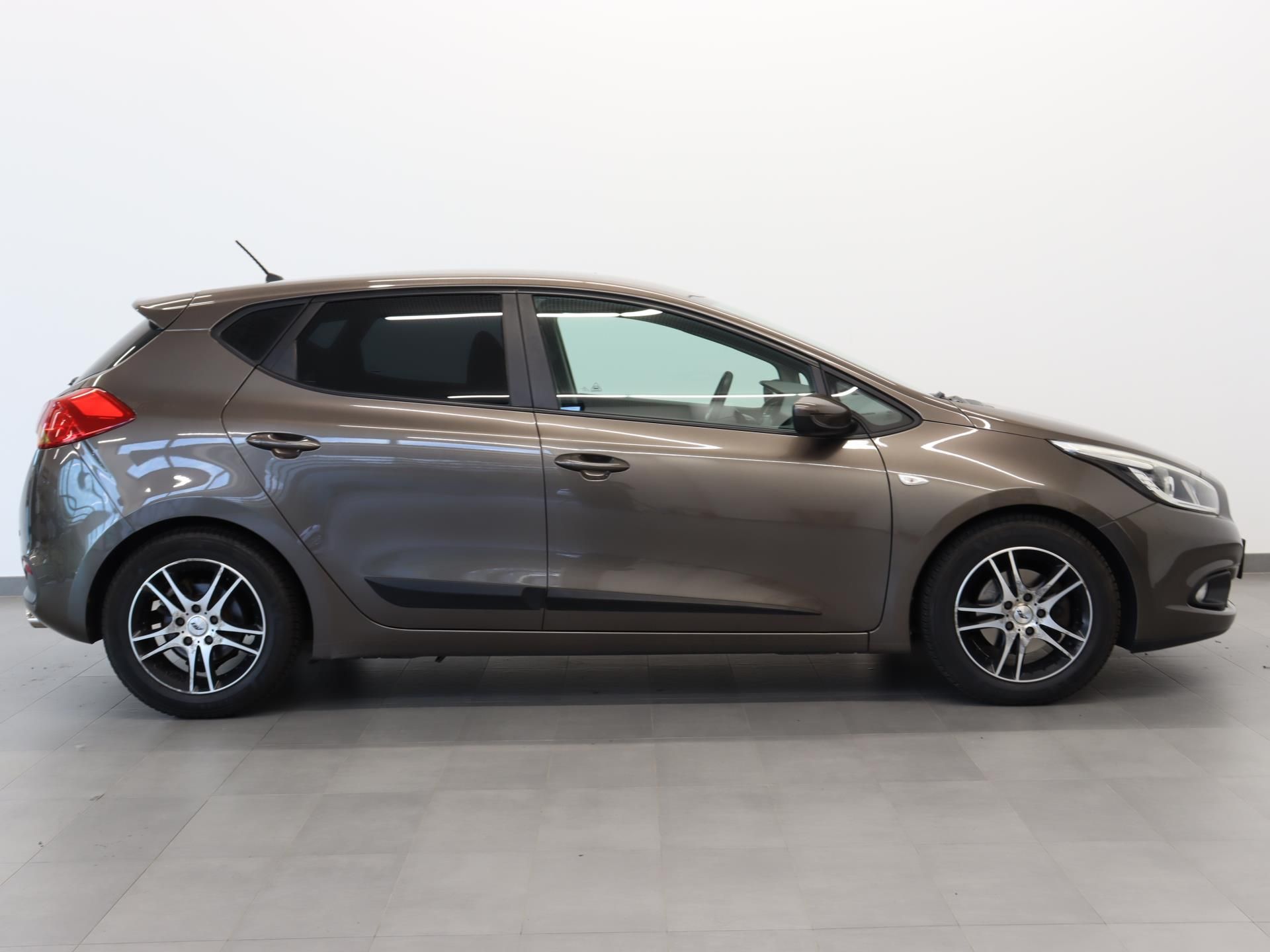 Kia Cee´d, 1.6 GDI Comfort - fotka 3