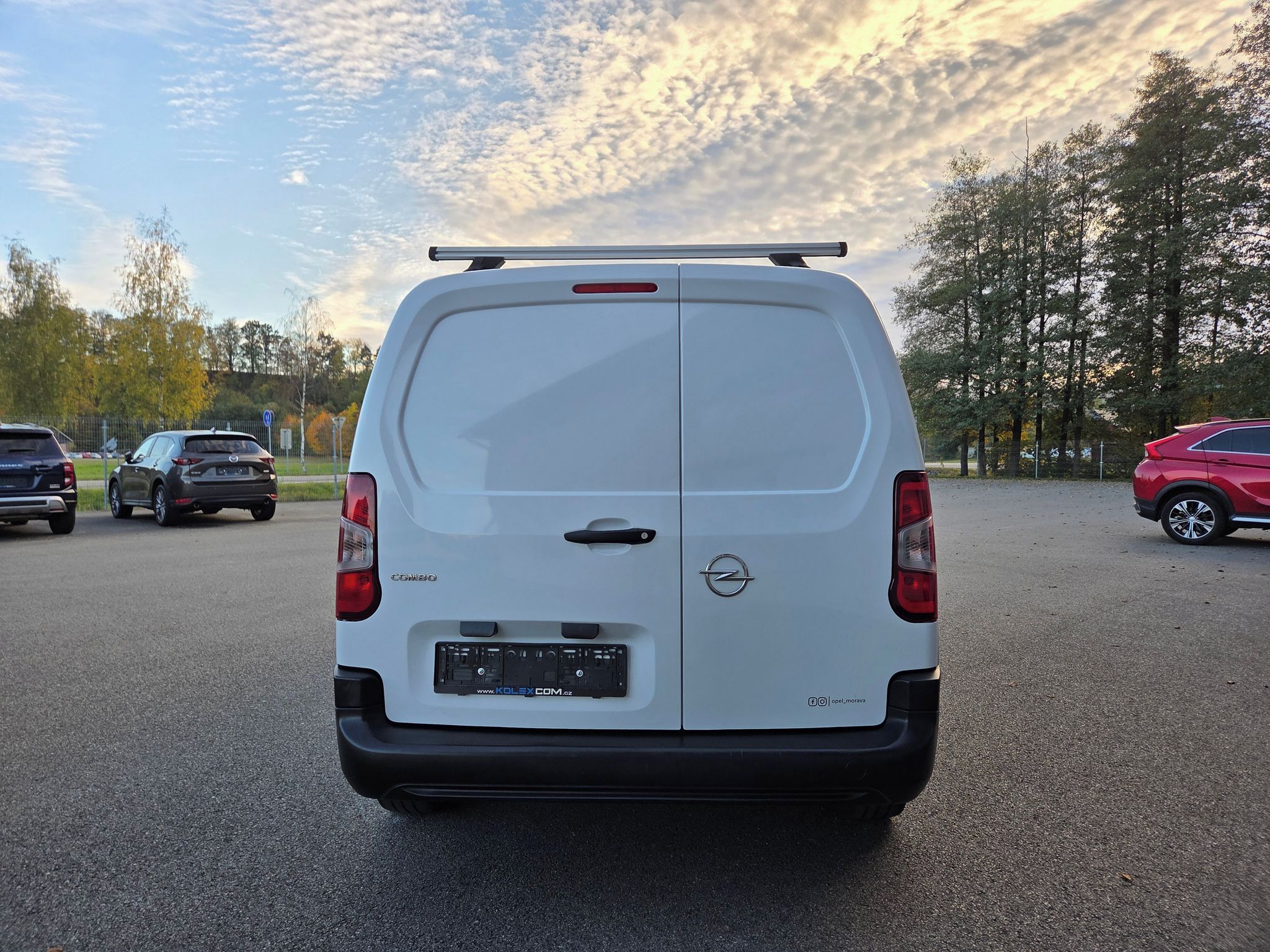 Opel Combo, Van L2H1 1.5 CDTI MAXI, 96 kW - fotka 4