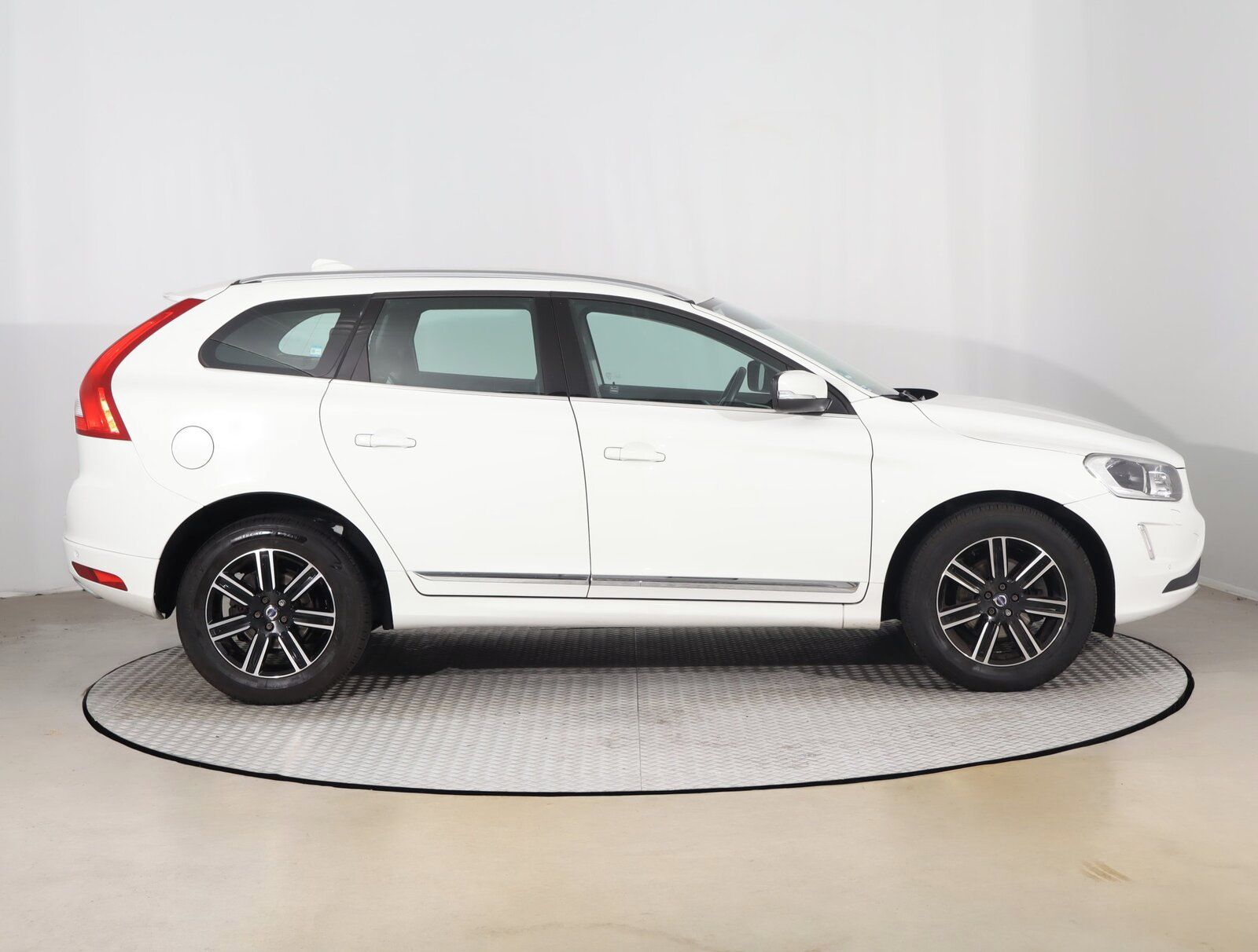 Volvo XC60, D4, Automat - fotka 6