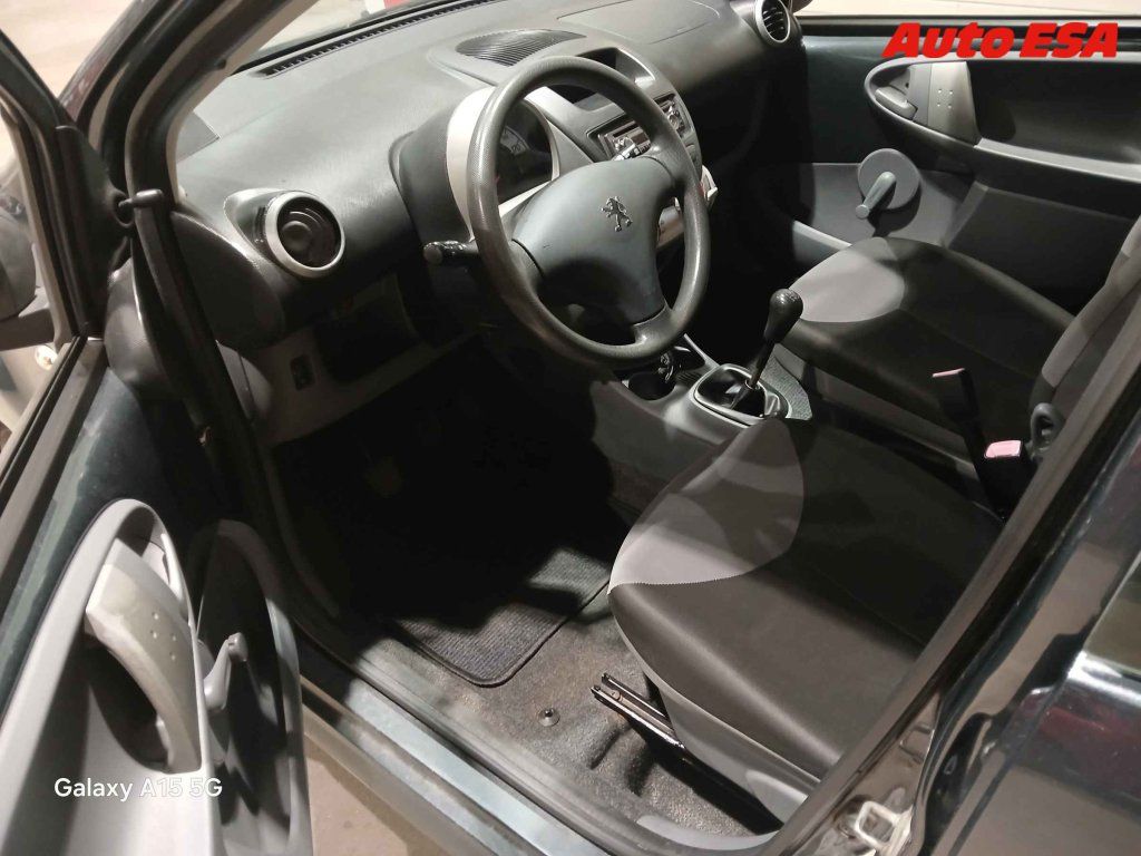 Peugeot 107, 1.0i,ČR - fotka 3