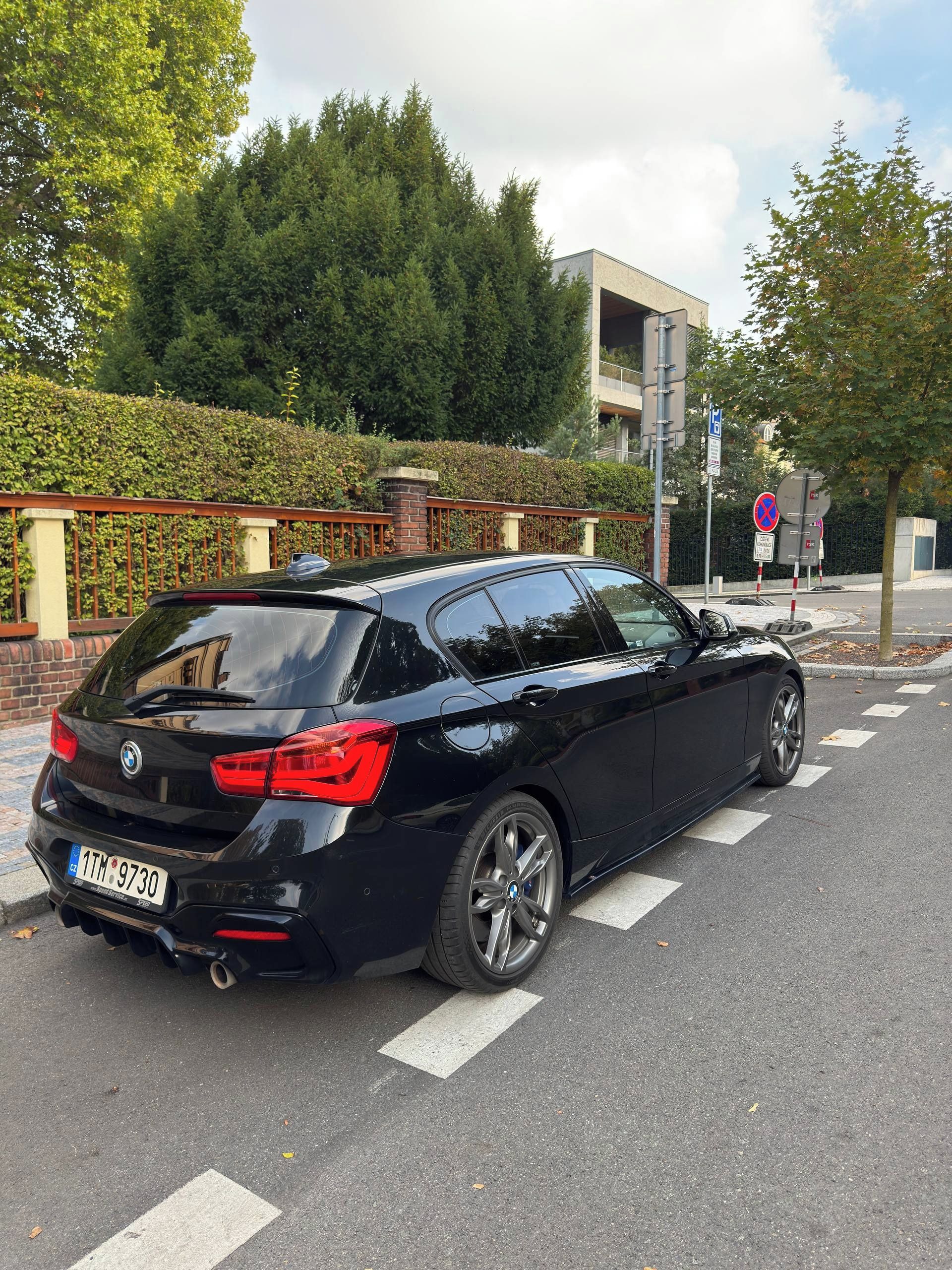 BMW Řada 1, M140i xDrive, LED, hifi, AT - fotka 2