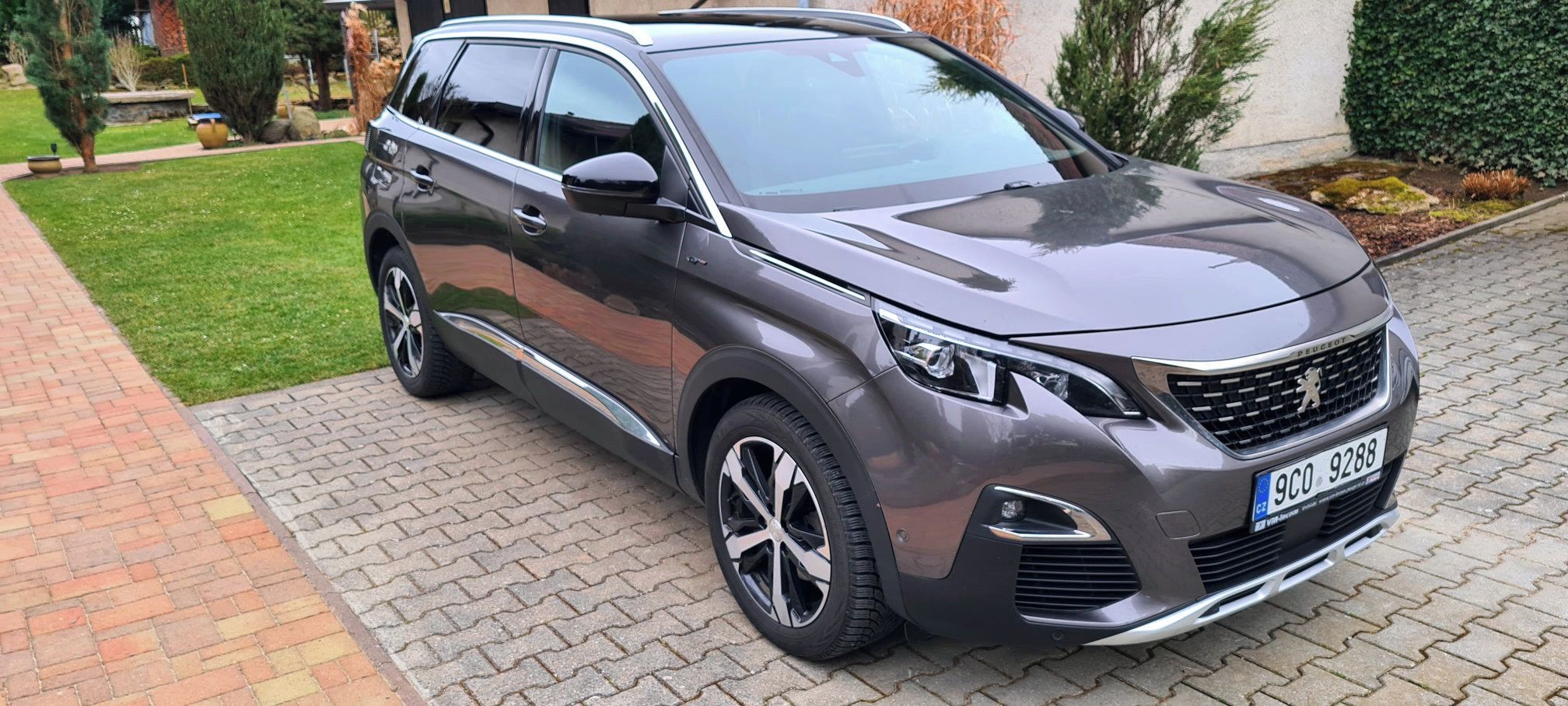 Peugeot 5008, GT 2.0,130 kW, 7-místné, tažné - fotka 2