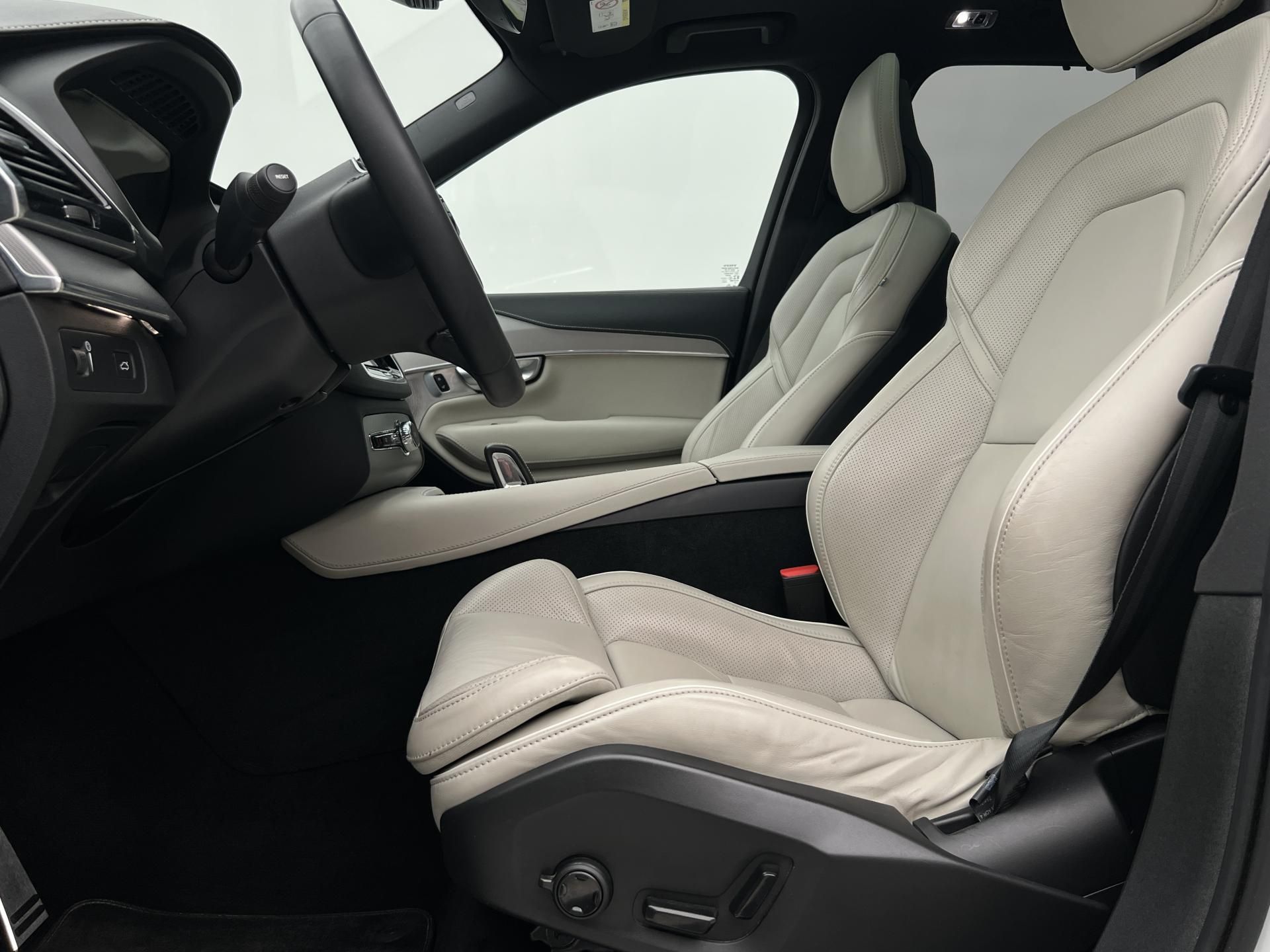 Volvo XC90, B5 AWD R-DESIGN 7 MÍST AUT - fotka 3