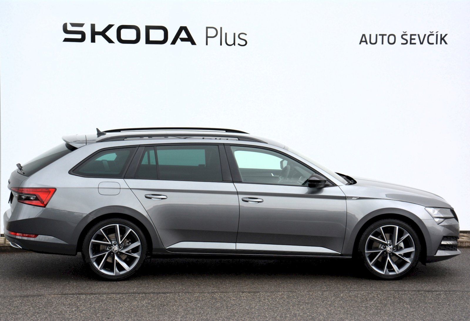 Škoda Superb, Combi SportLine 2,0 TDI 147 kW - fotka 6
