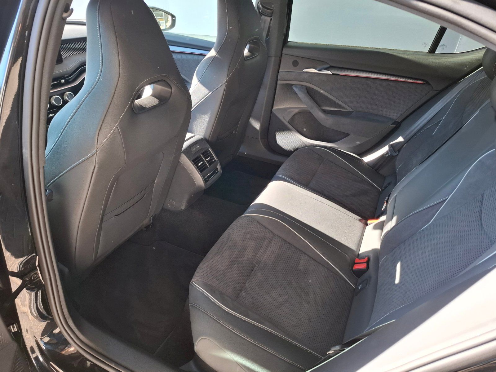 Škoda Superb, SPORTLINE 150/2.0 TSI A7A - fotka 6