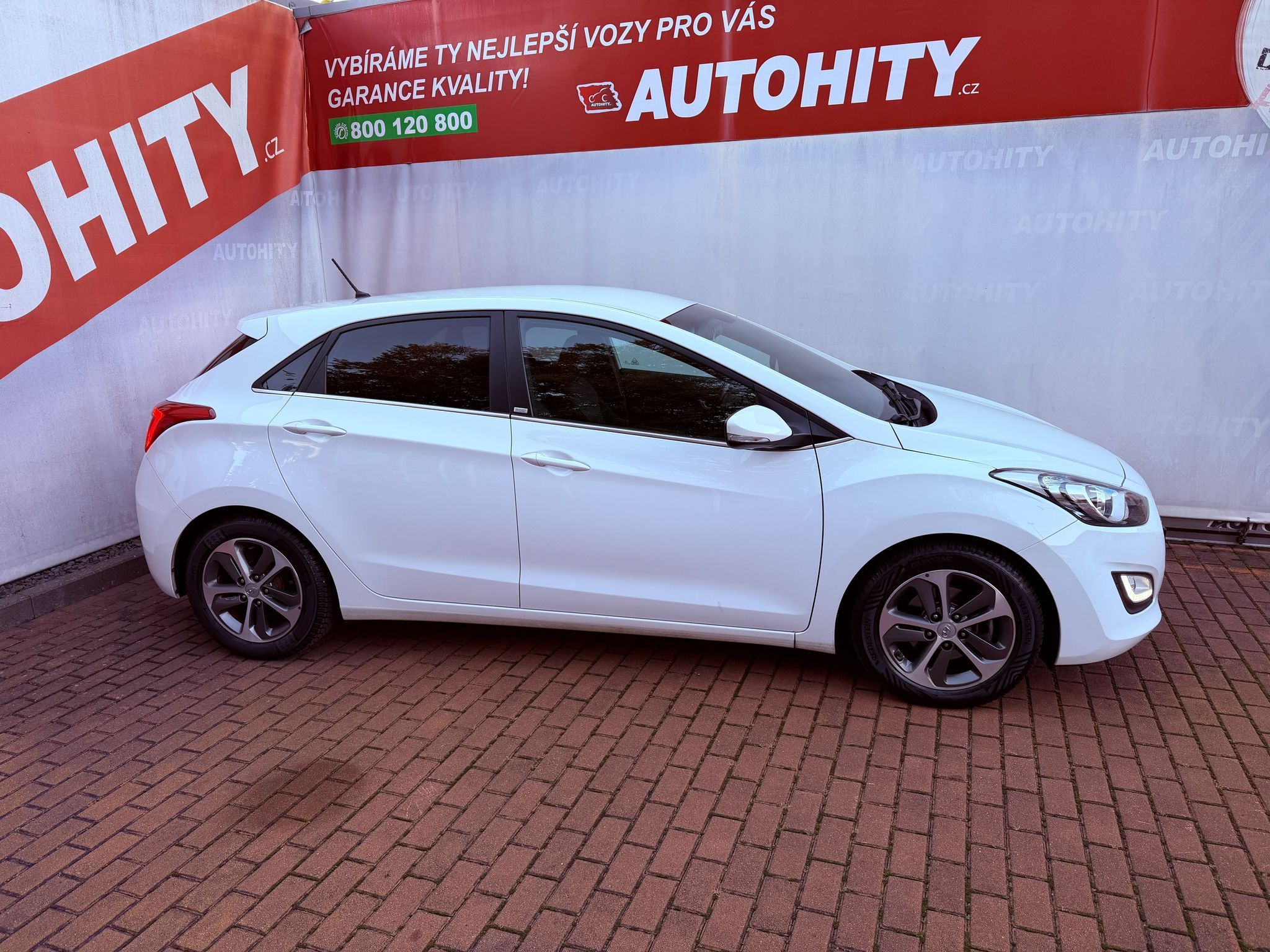 Hyundai i30, 1.4 16V, Serviska, 1.Maj - fotka 6