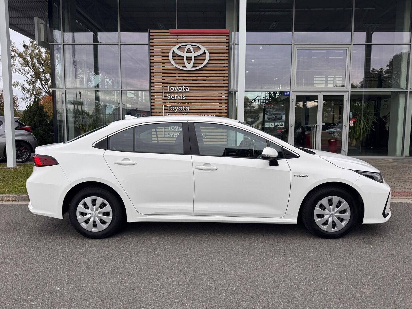 Toyota Corolla, 1.8 Active - fotka 2