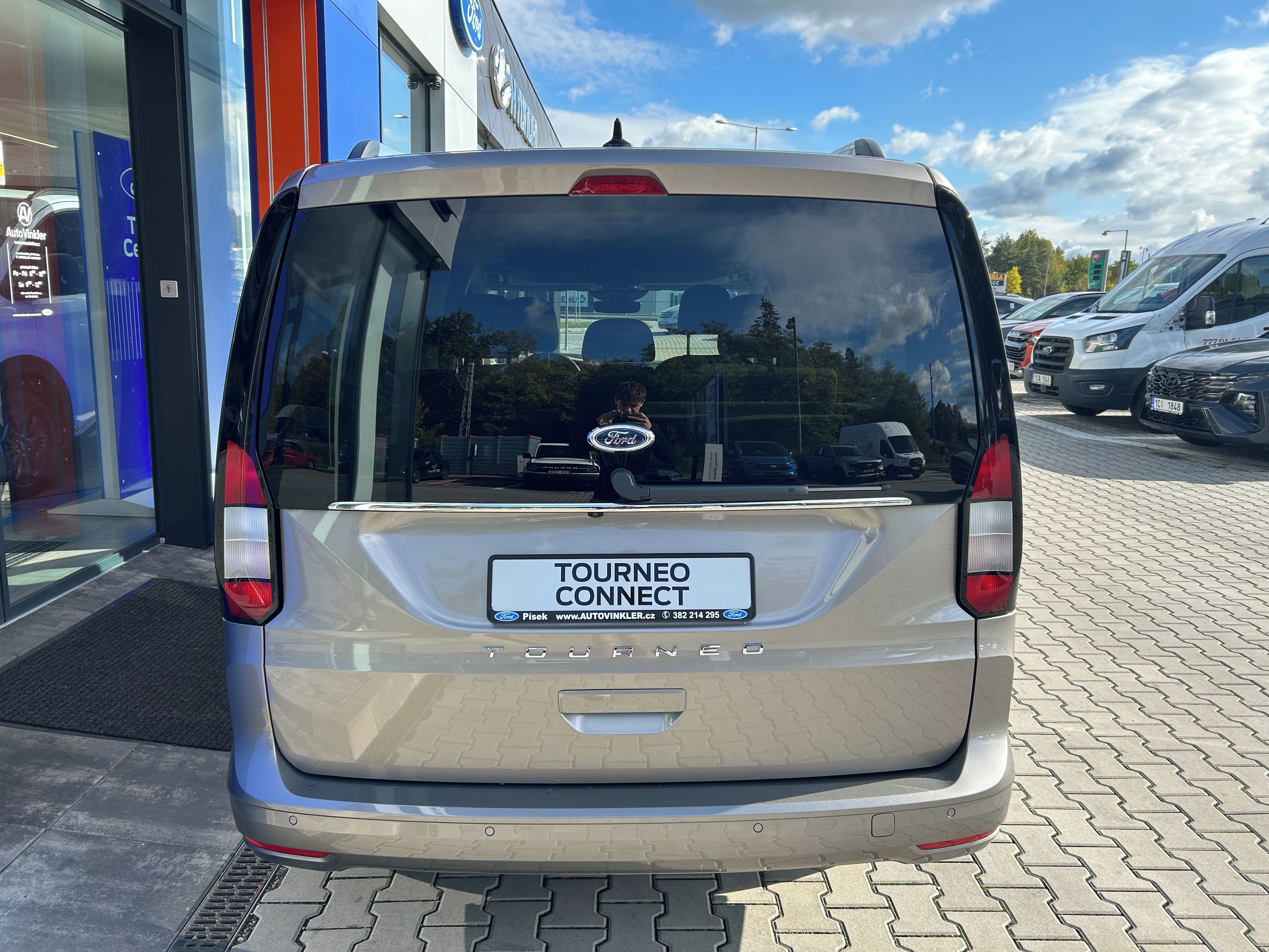 Ford Tourneo Connect, Grand 1.5, 85kW AT Titanium - fotka 5