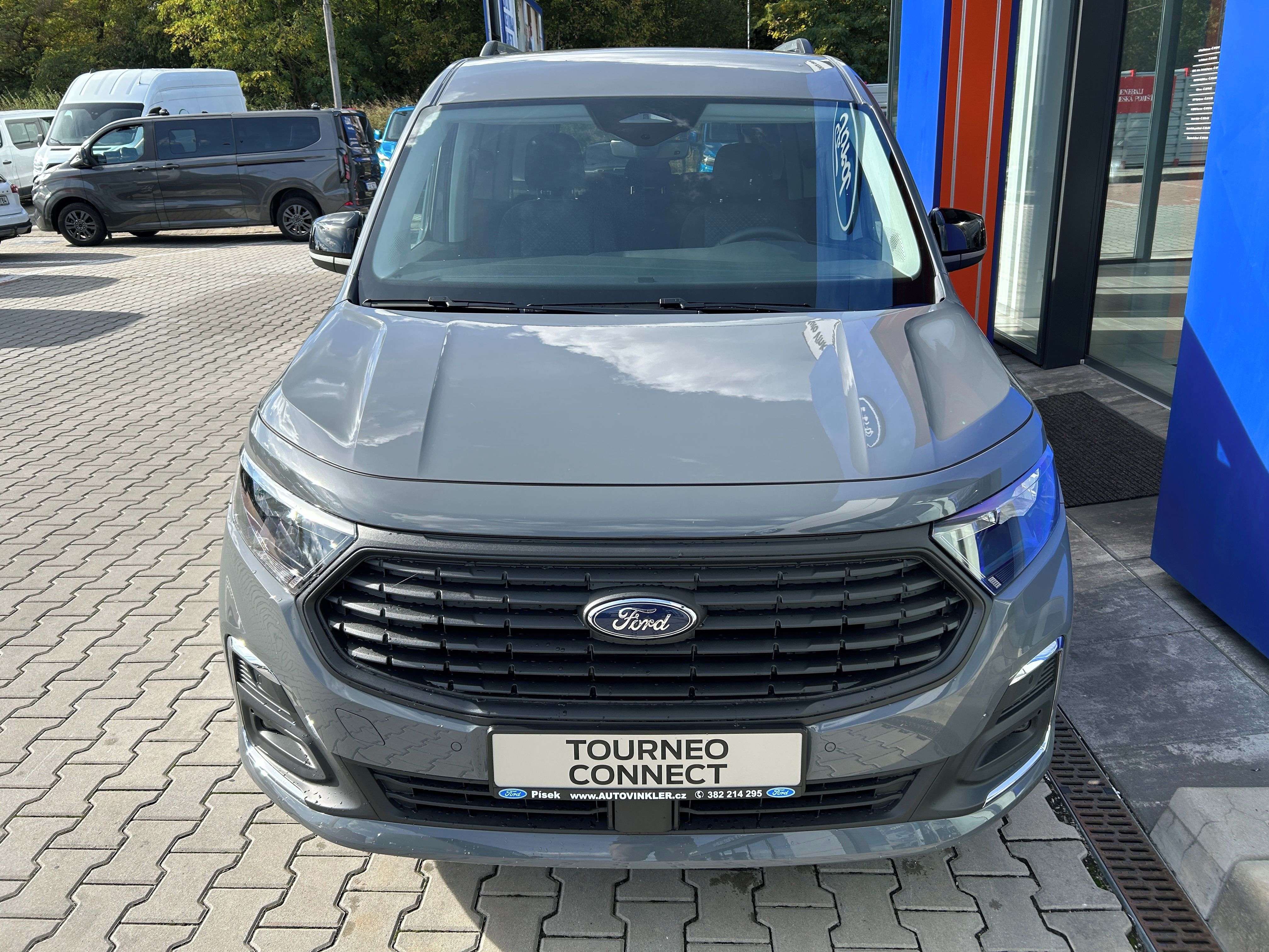 Ford Tourneo Connect, Grand 1.5, 85kW AT Titanium - fotka 2