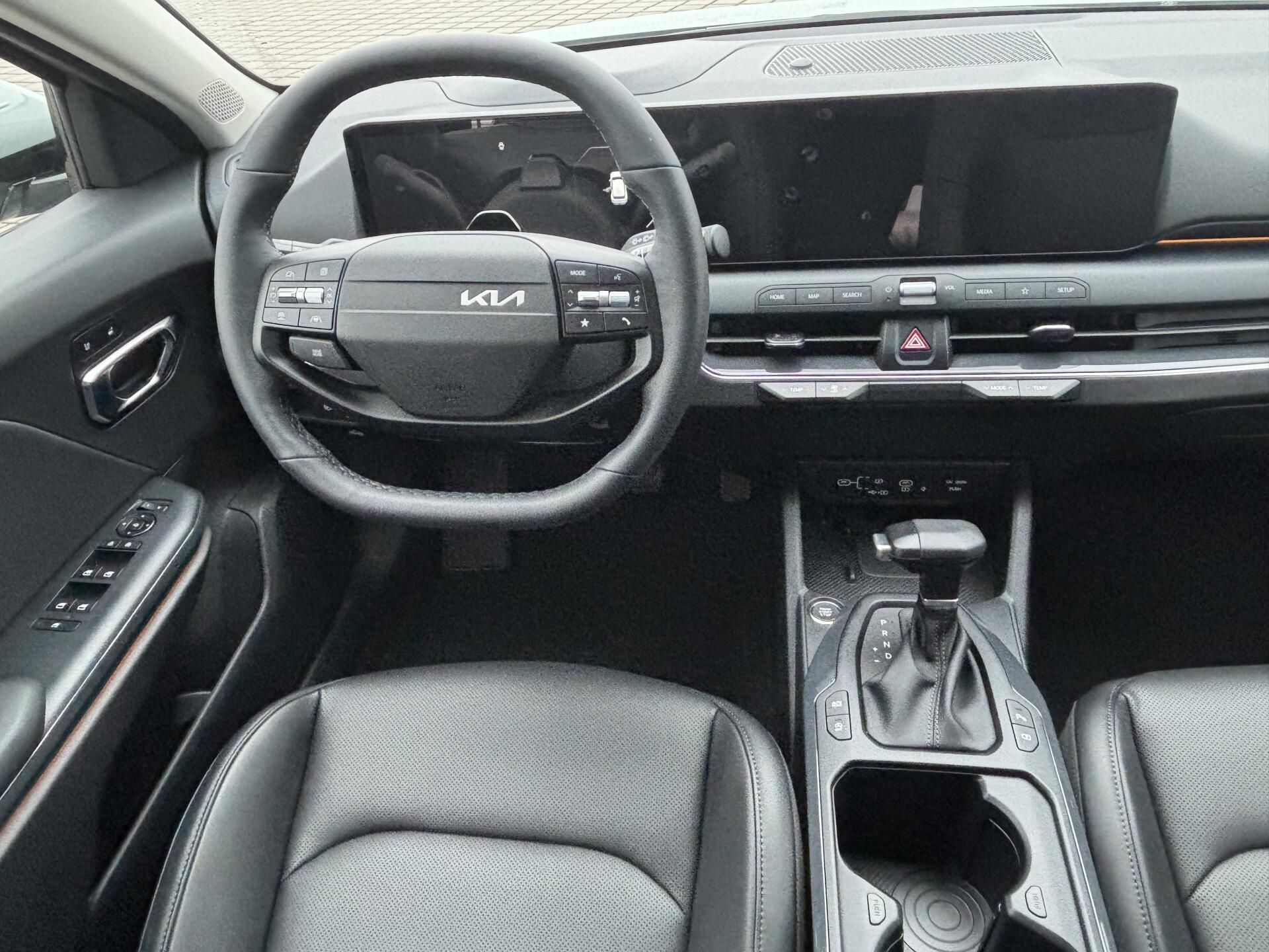 Kia K4, TOP 7DCT 1,6 T-GDi - fotka 6