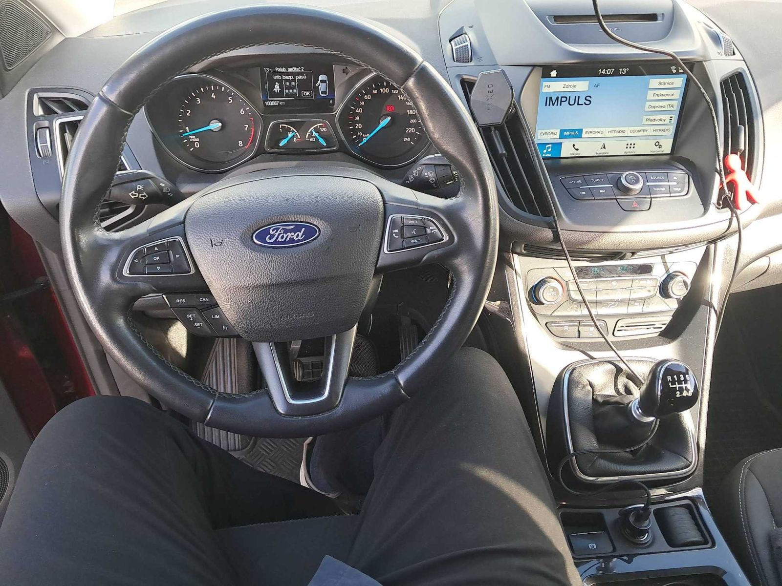 Ford Kuga, 1.5 EcoBoost, ČR,1.maj - fotka 3