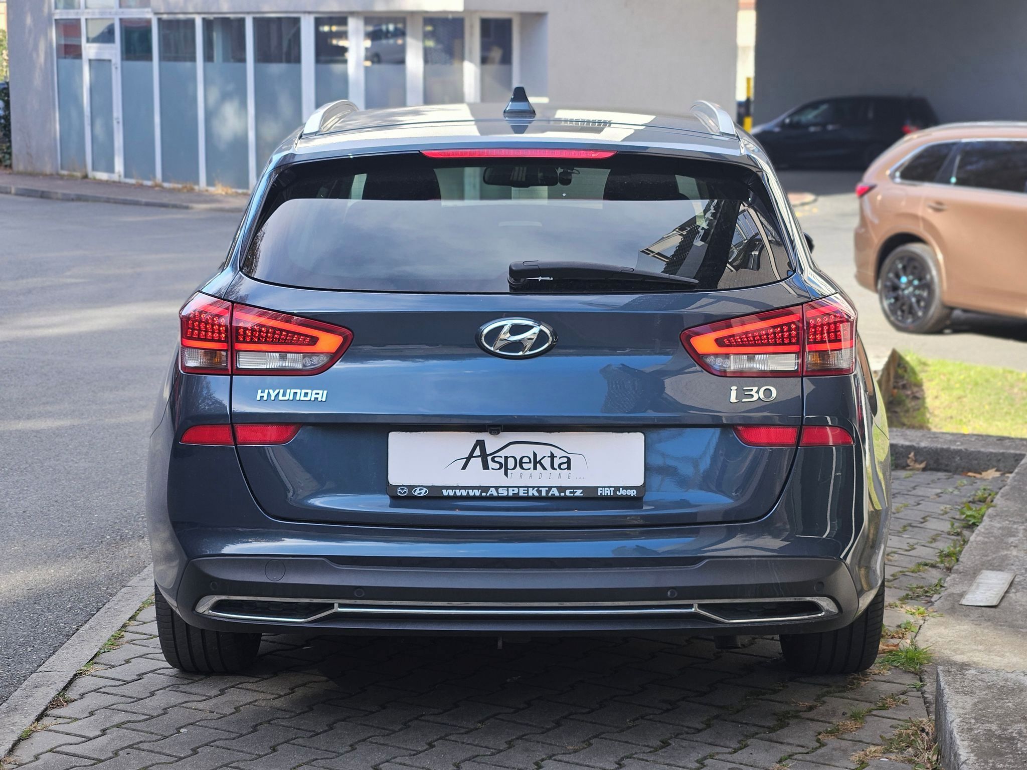 Hyundai i30, 1,5 T-GDi 118kW, Style, 1.maj. - fotka 4