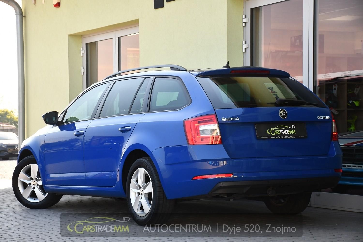 Škoda Octavia, 1,6TDi MT CARPLAY TAŽNÉ - fotka 3