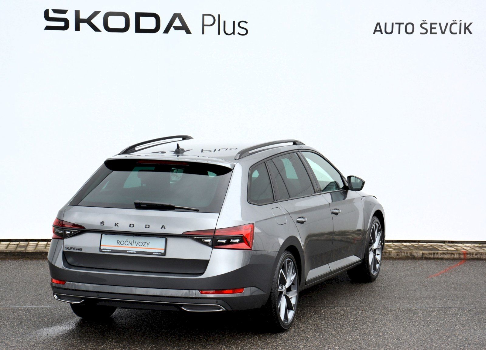 Škoda Superb, Combi SportLine 2,0 TDI 147 kW - fotka 2