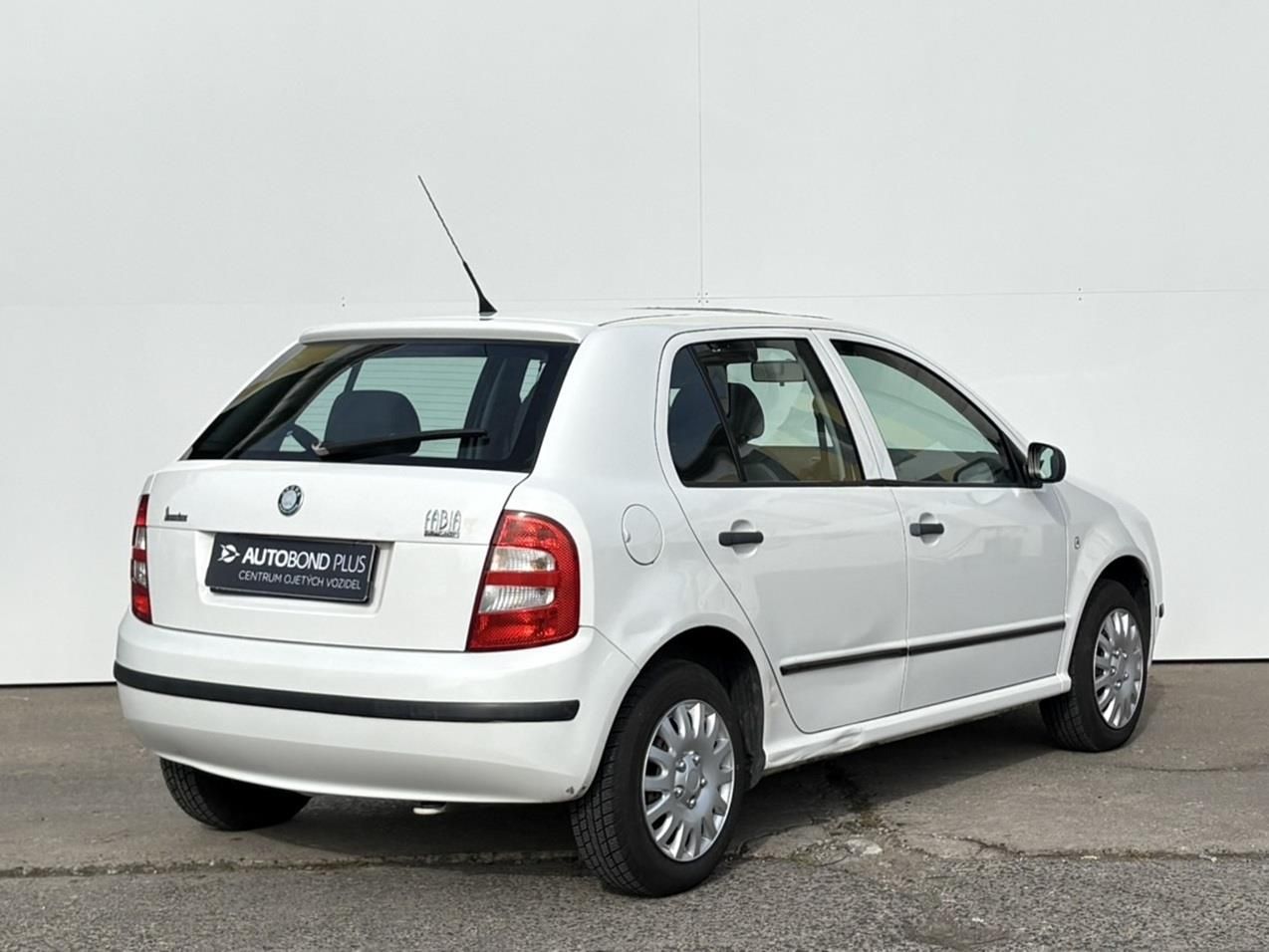 Škoda Fabia, 1.2 HTP / 40 kW Classic - fotka 2
