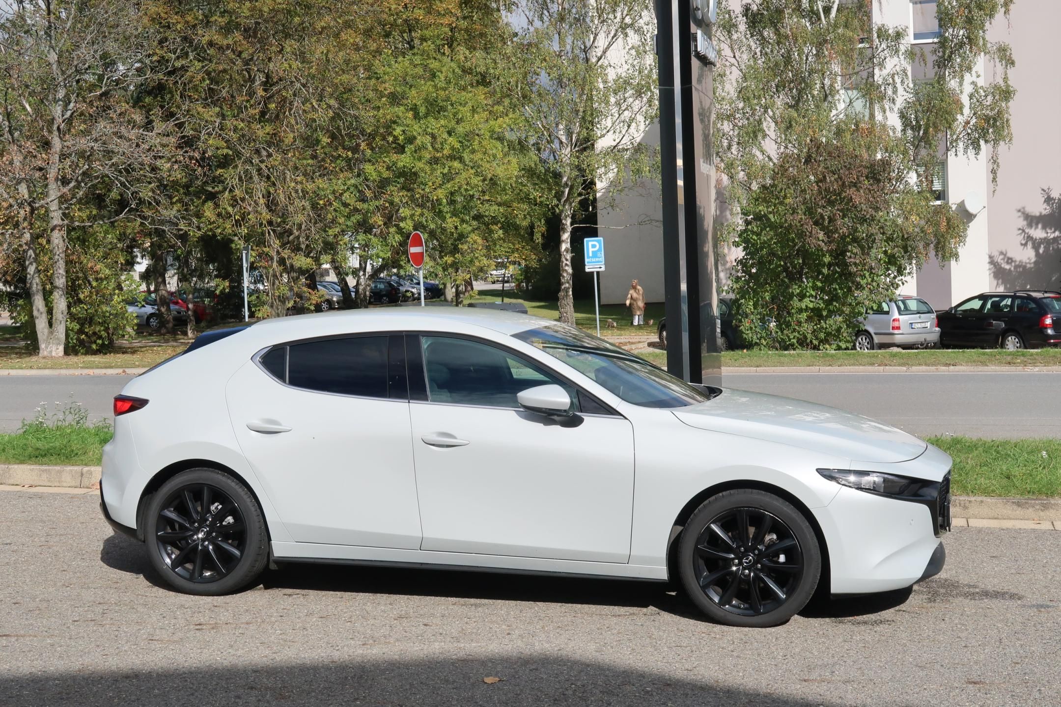 Mazda 3, 2,0 X186 AT AWD, Bose,360°kam. - fotka 4