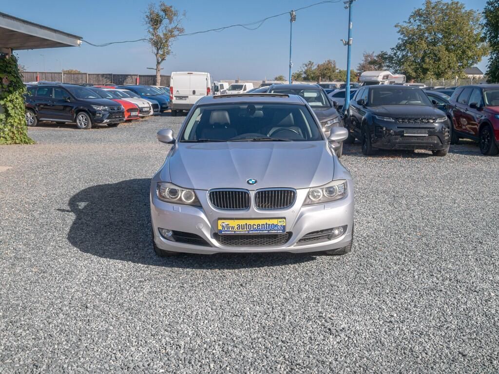 BMW Řada 3, 325i 160KW mat HK – NAVIGACE - fotka 2