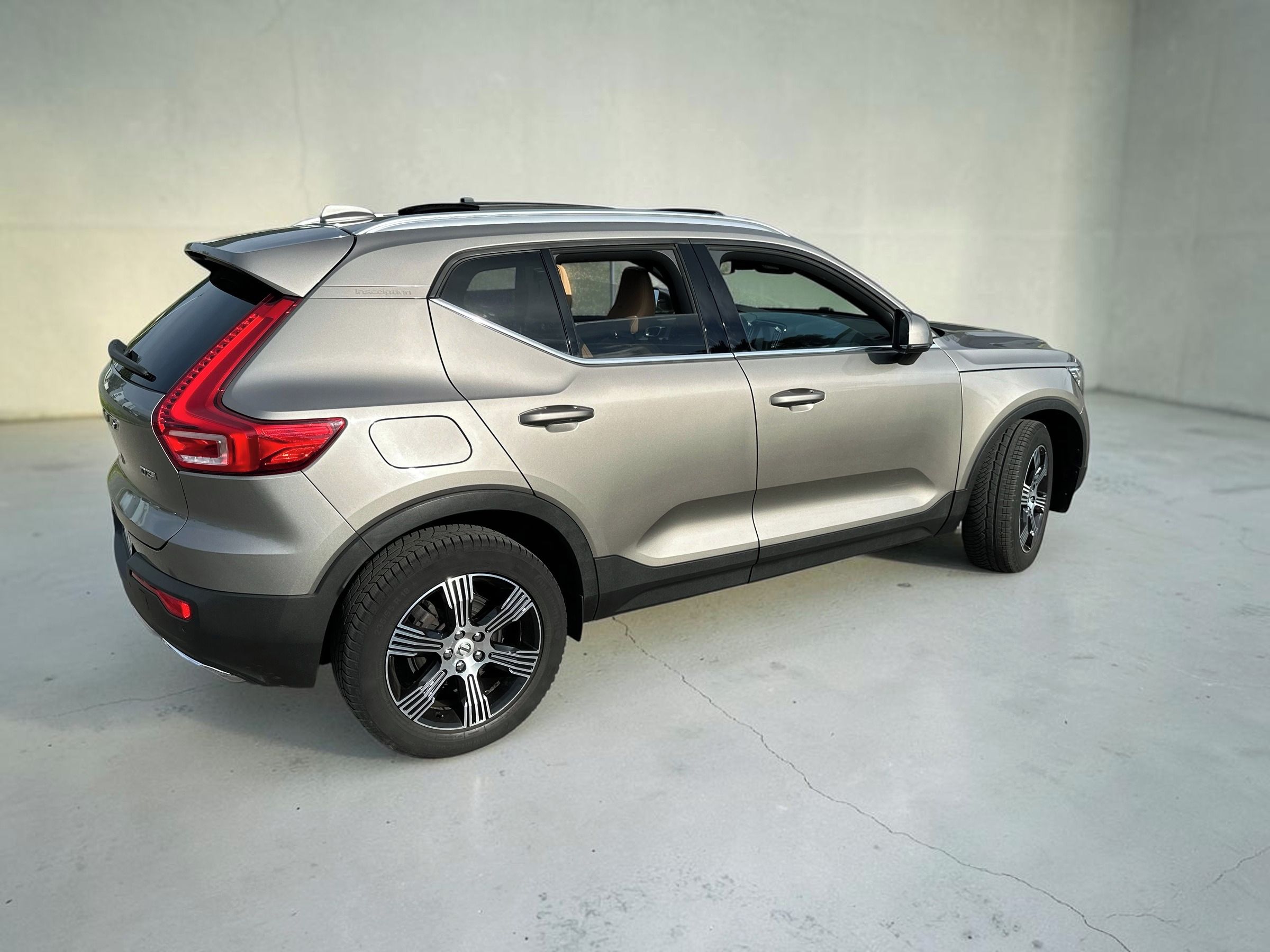 Volvo XC40, D3 Inscription|Panorama|Kůže.. - fotka 3