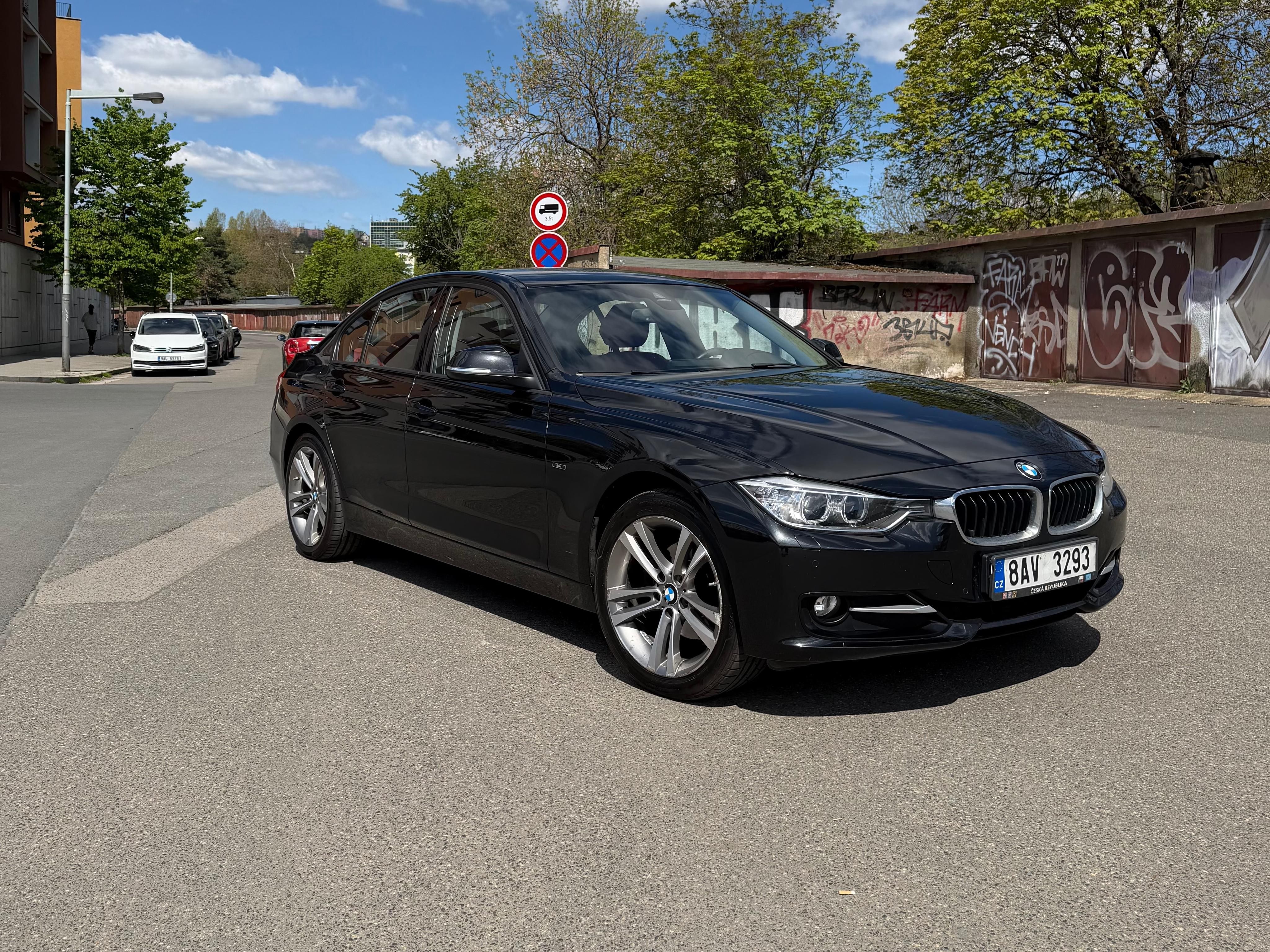 BMW Řada 3, 320d F30 xDrive HUD Kůže - fotka 3