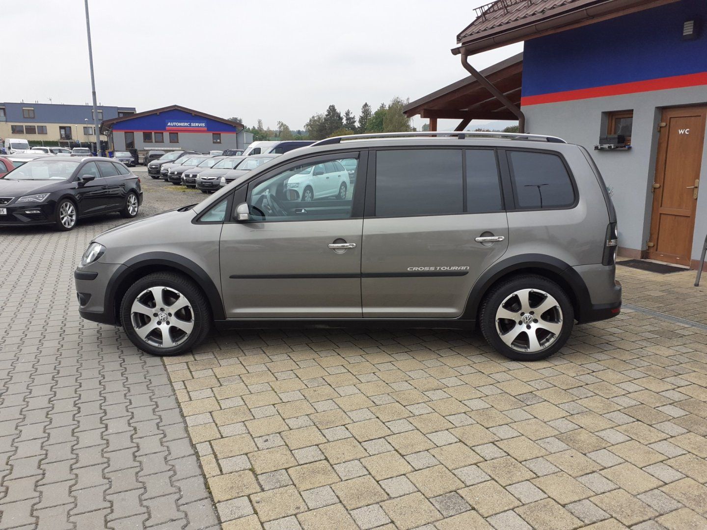 Volkswagen Touran, Cross 2.0 TDi - fotka 6