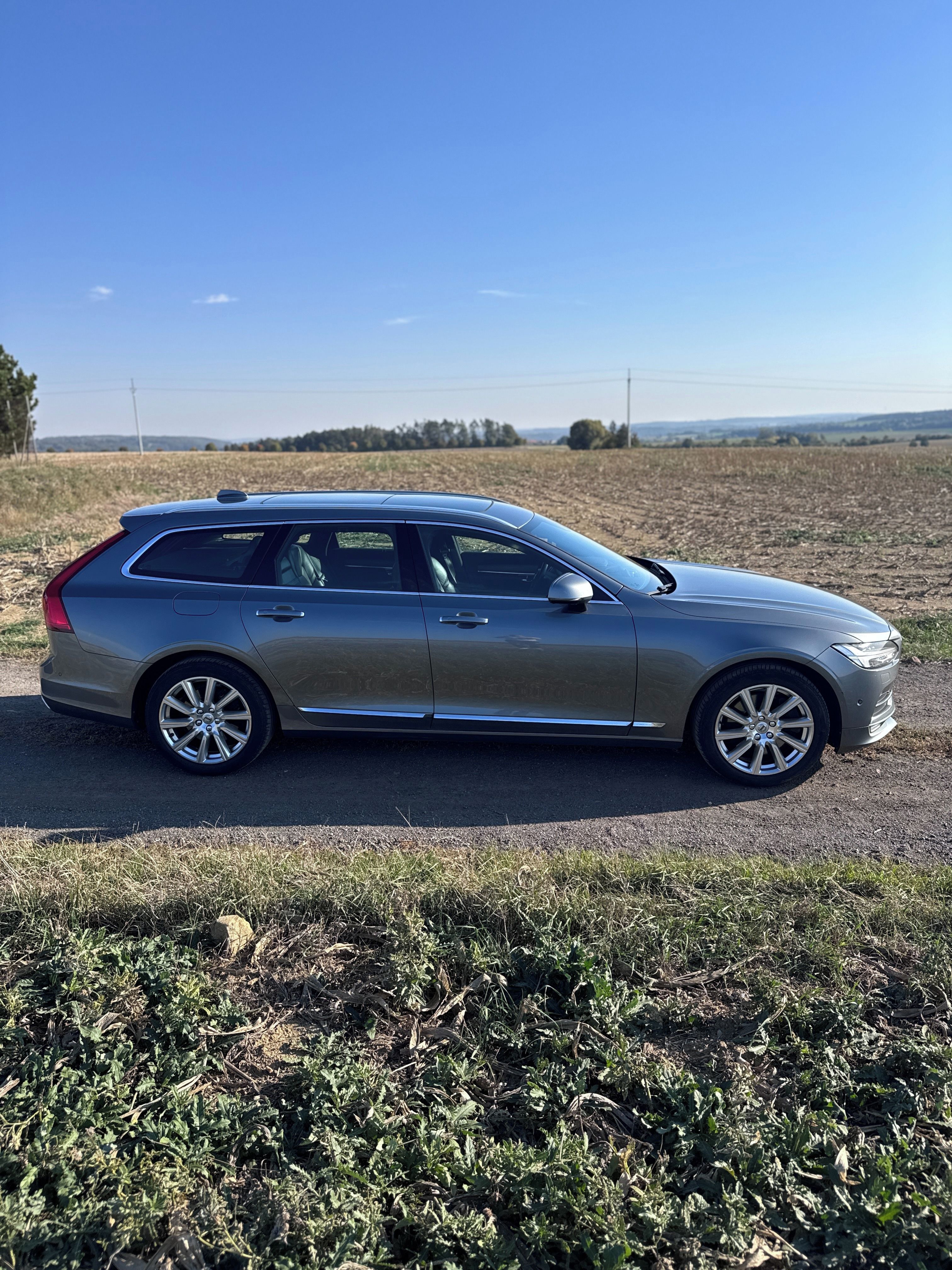 Volvo V90, AWD INSCRIPTION D5 - fotka 6