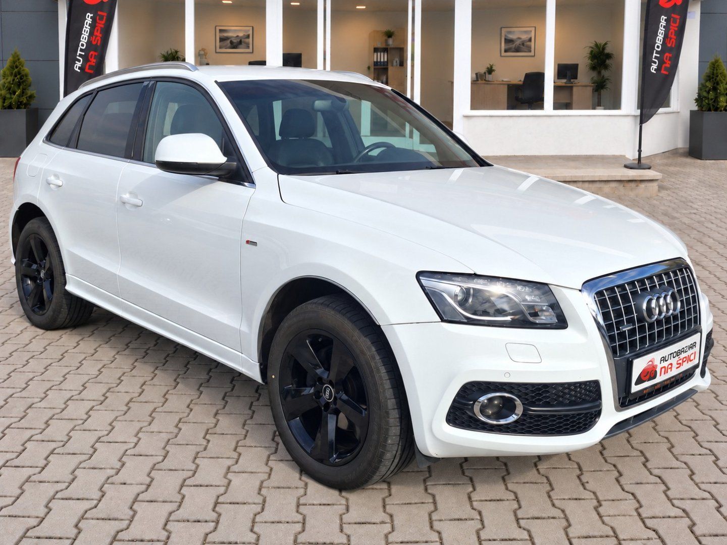 Audi Q5, 2.0TDI 125kW S-LINE QUATTRO