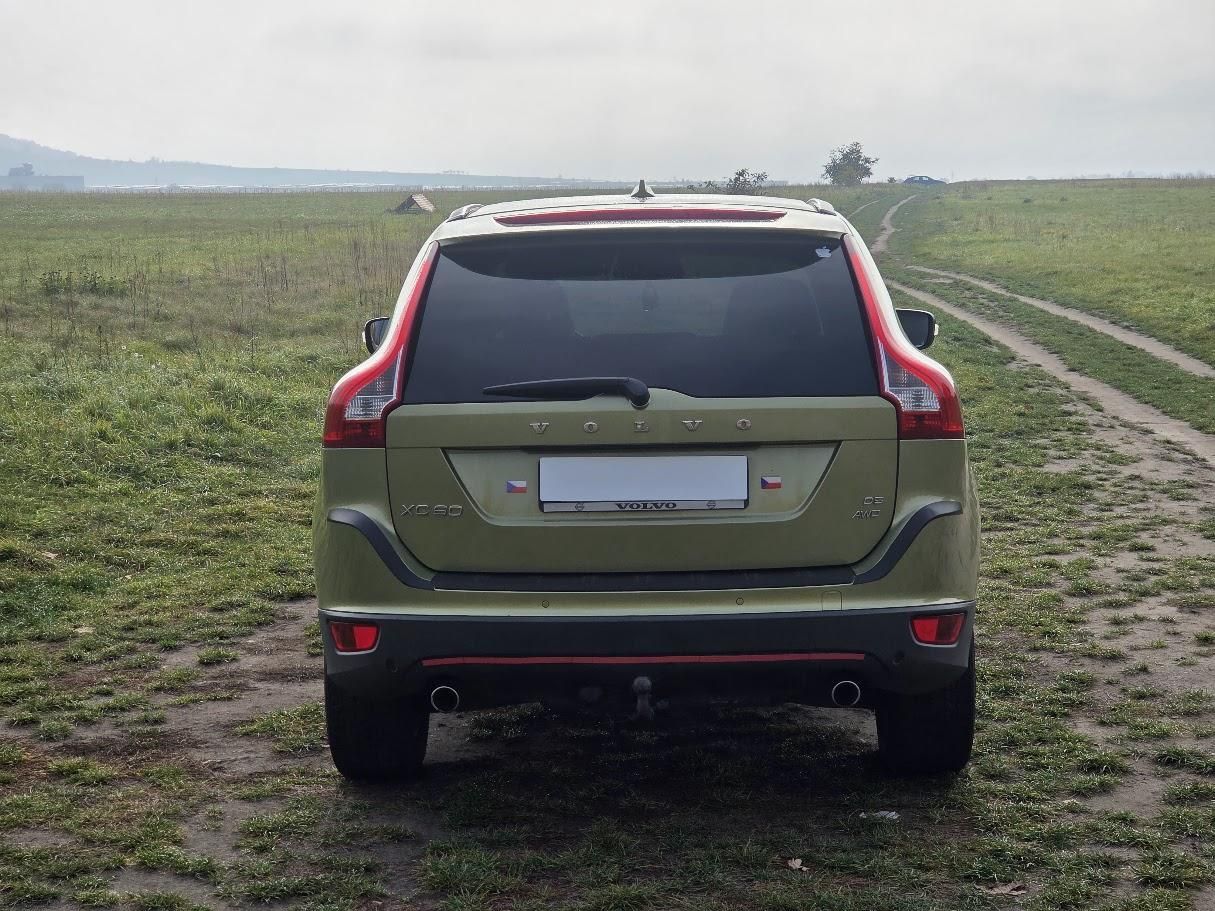 Volvo XC60, 2,4 D5-151KW-AWD- AUTOMAT - fotka 4