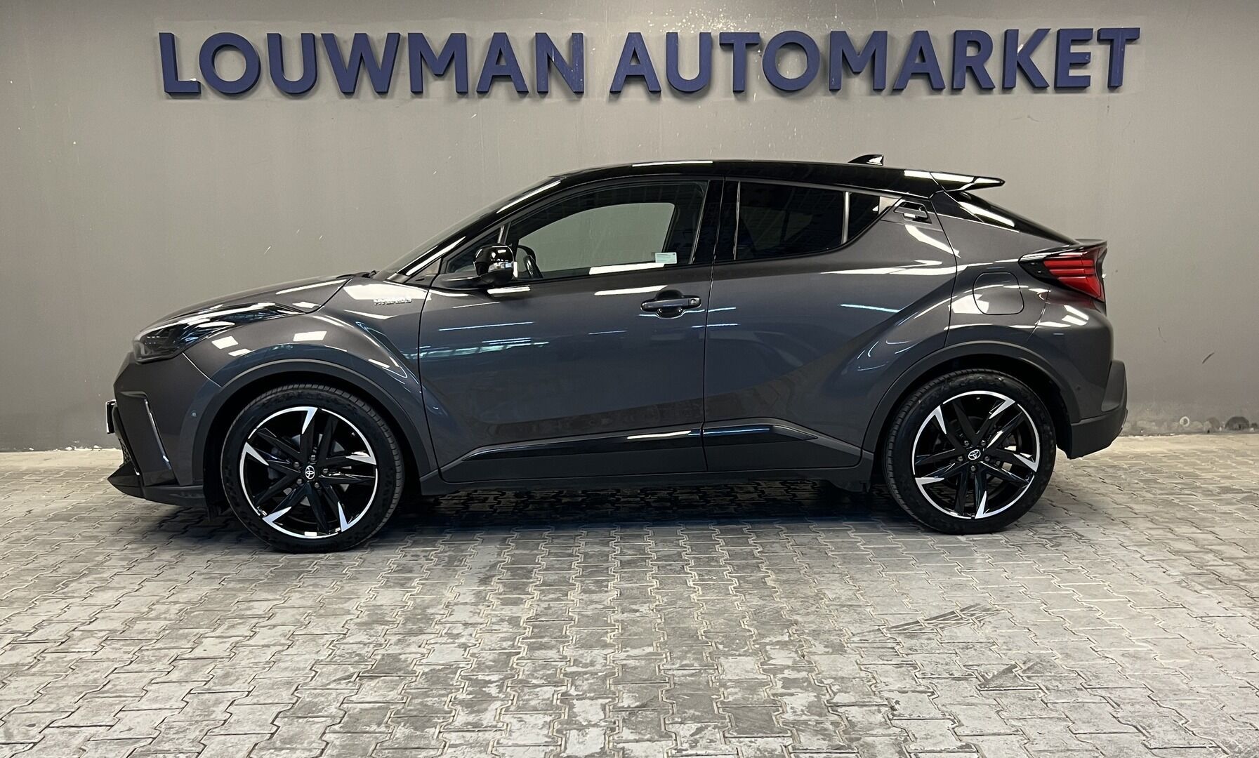 Toyota C-HR, 2,0 HYBRID AT GR SPORT - fotka 4