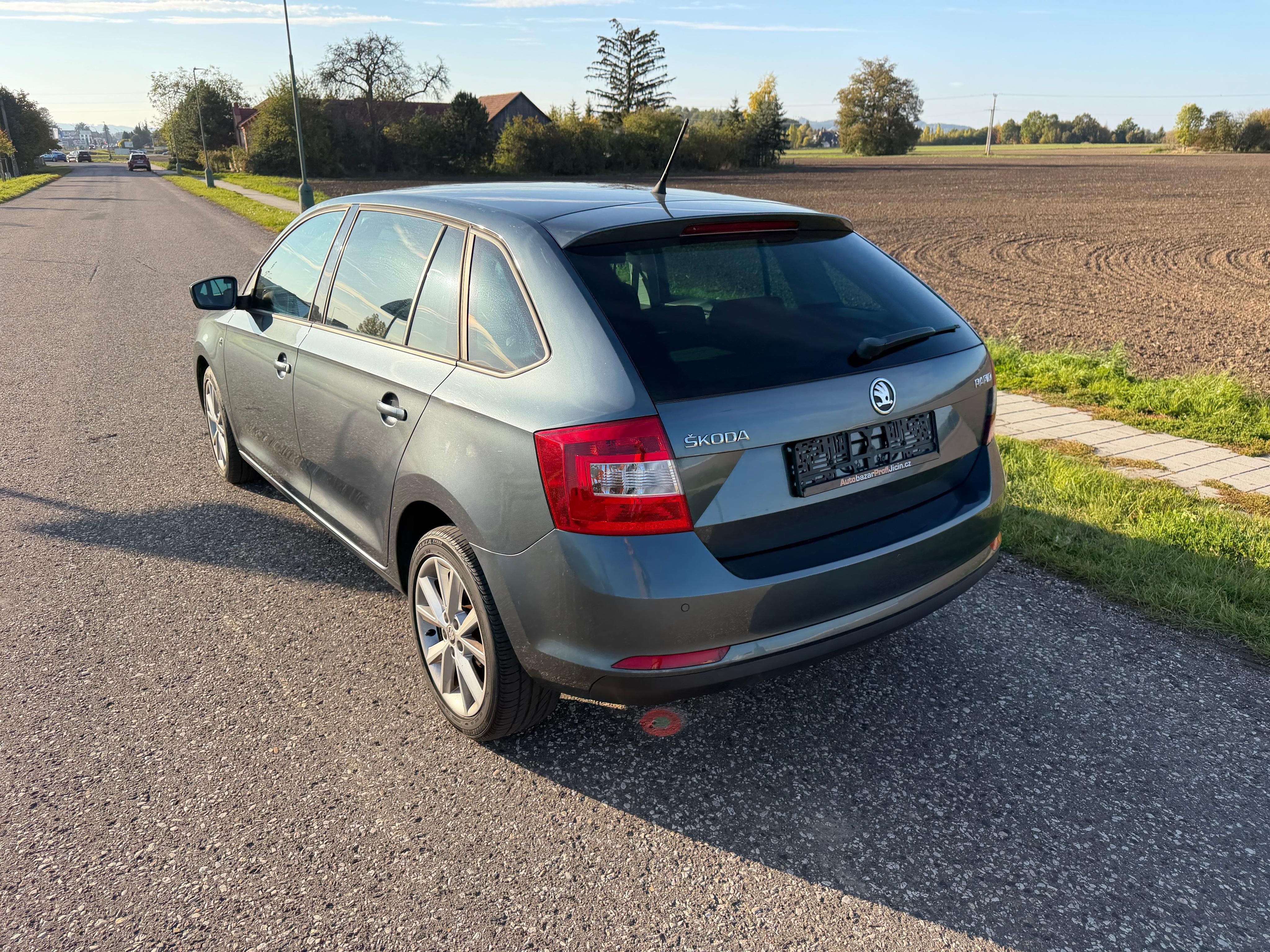 Škoda Rapid, 1,2 TSi Pravid.servis Nová STK - fotka 6