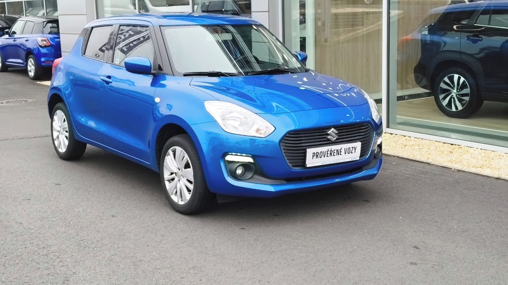 Suzuki Swift, 1,2 VVT PREMIUM 4x4, 1.MAJ,ČR - fotka 2