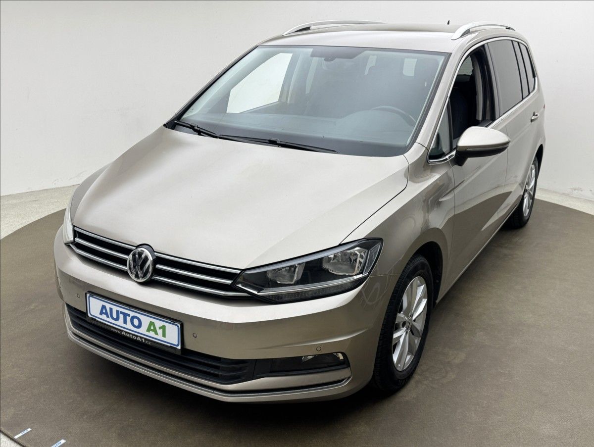 Volkswagen Touran, 1,4 DSG KAMERA TAŽNÉ 1.MAJ ČR