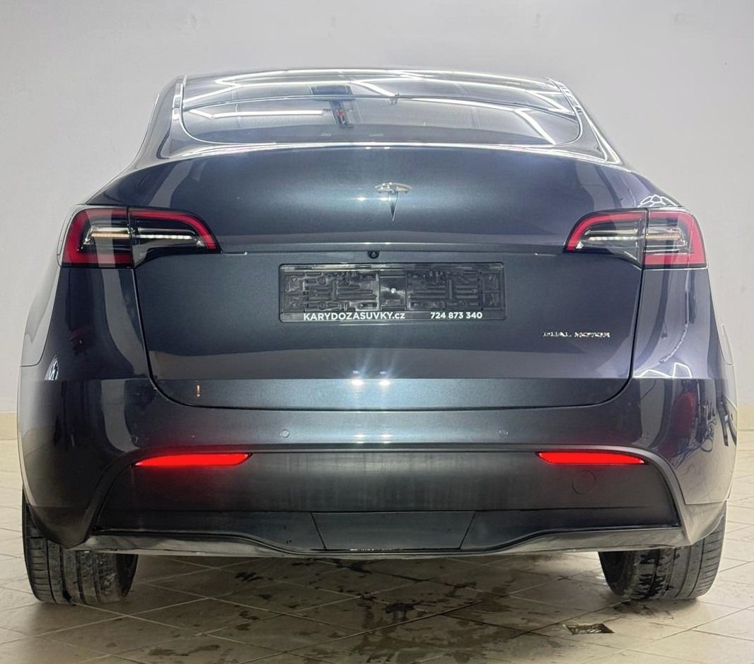 Tesla Model Y, Tesla model Y Long Range - fotka 5