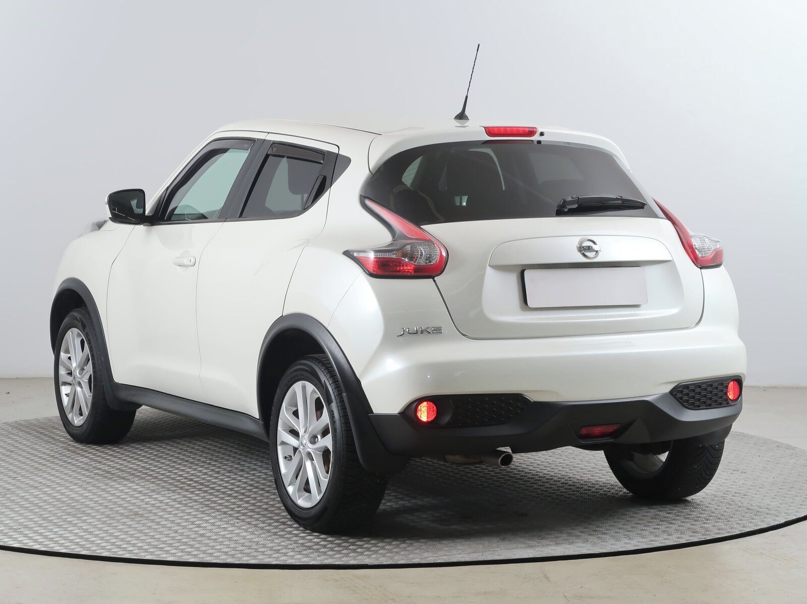 Nissan Juke, 1.6 i, Automat, Serv.kniha - fotka 4