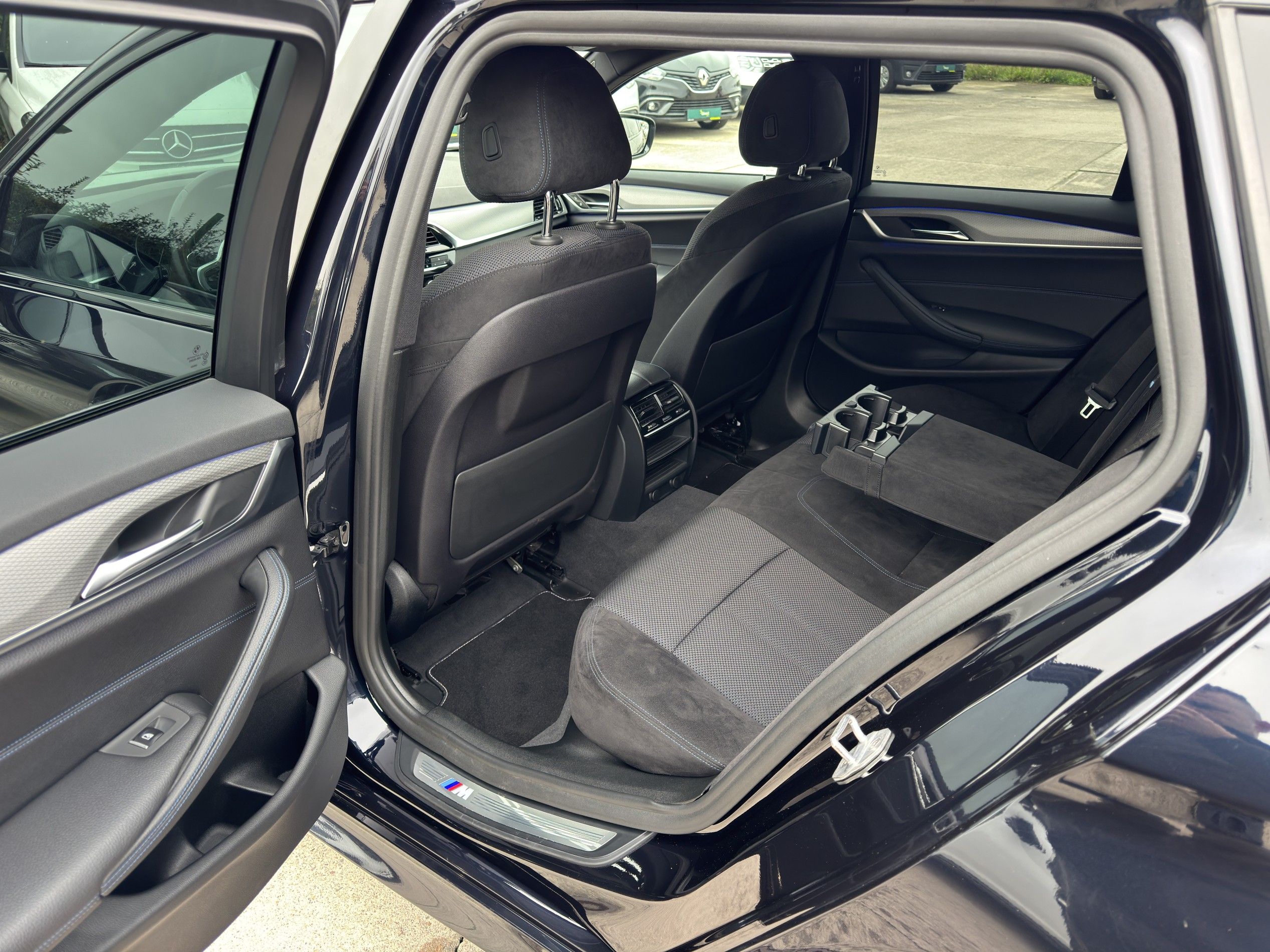 BMW Řada 5, 530d 195 kW Xdrive M-Packet - fotka 6