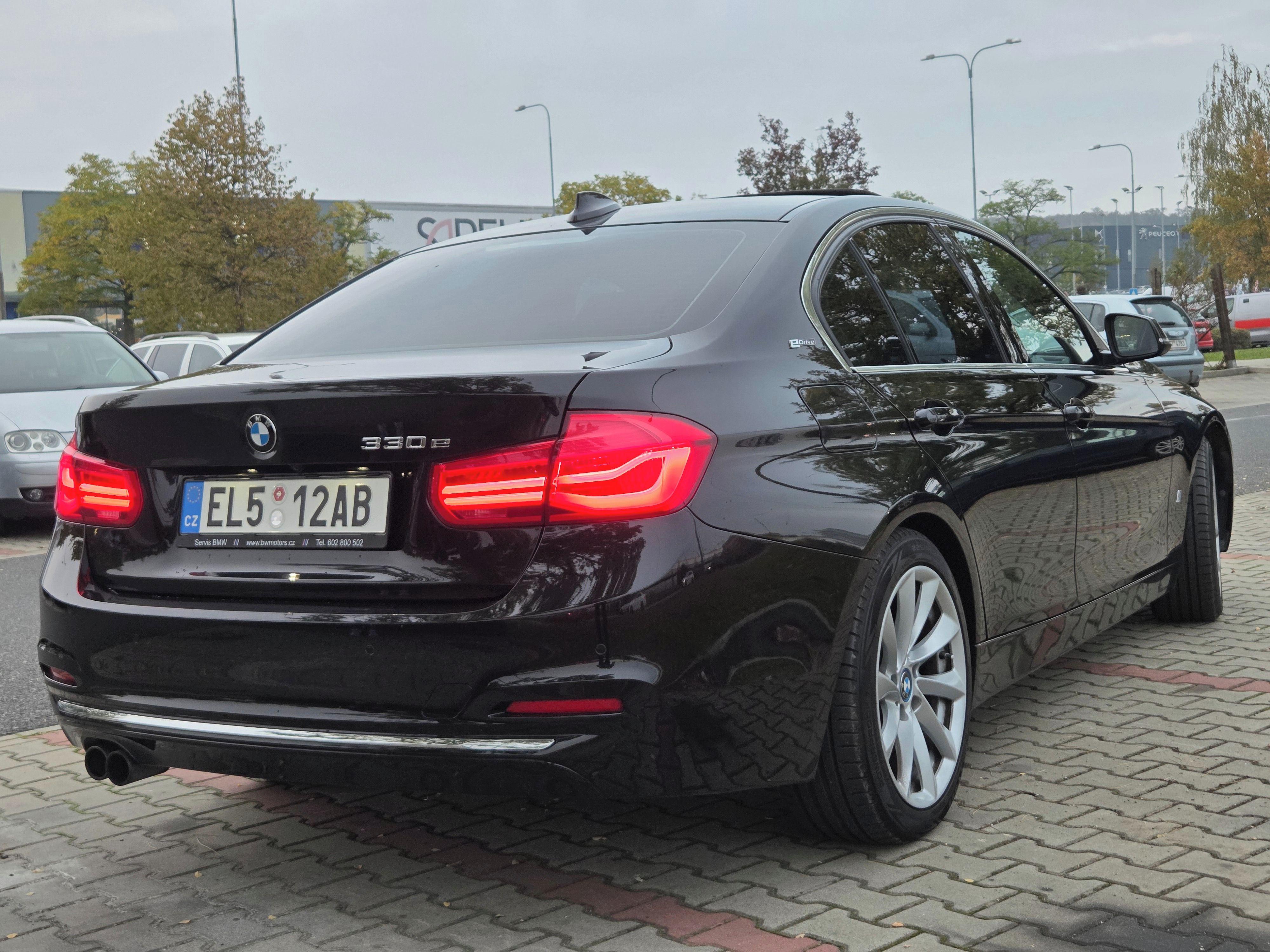 BMW Řada 3, Bmw 330e (F30 LCI) malý nájezd - fotka 6