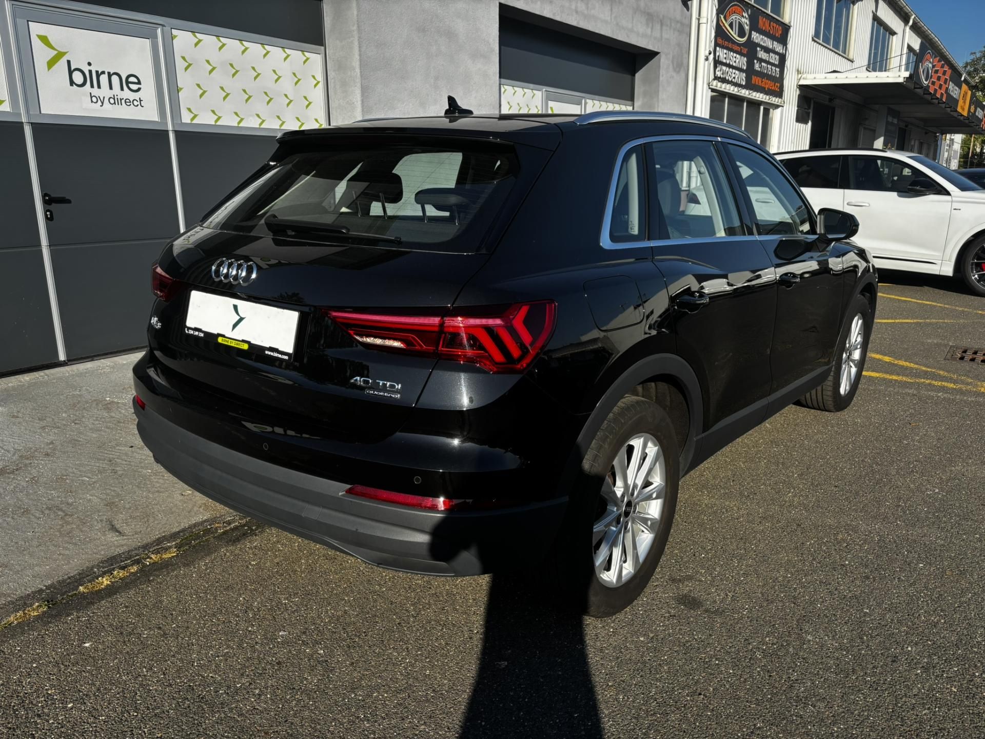 Audi Q3, 40 2.0 TDI (142 kW) TZ 4x4 - fotka 3
