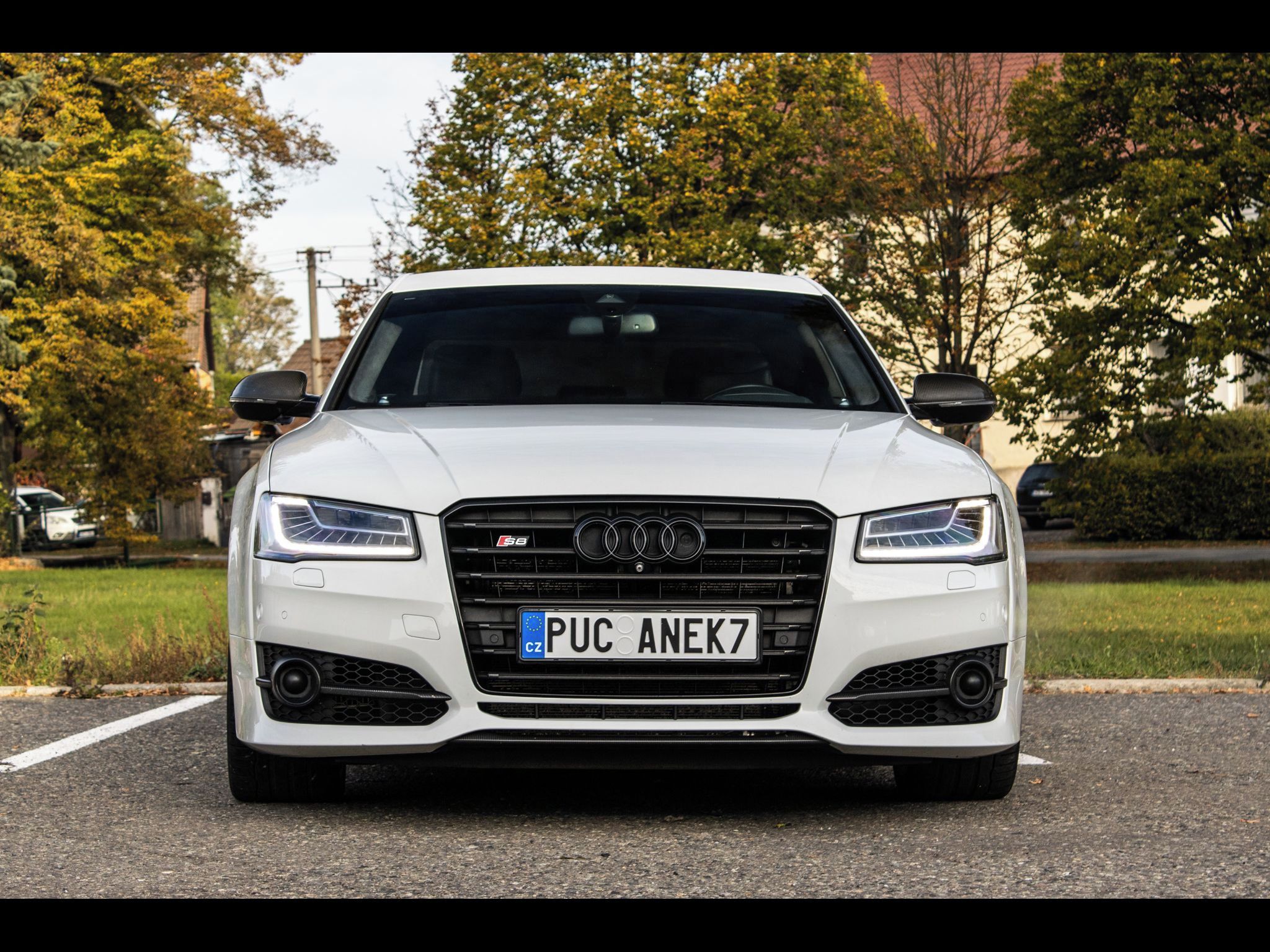 Audi S8 - fotka 2