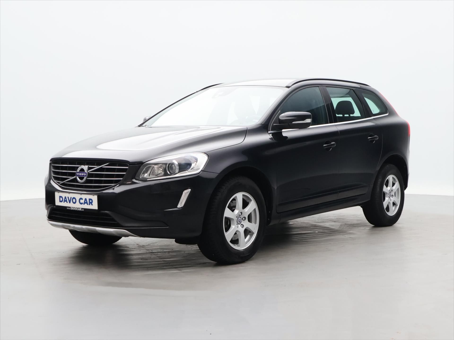 Volvo XC60, 2,0 D4 120kW Momentum AUT - fotka 3