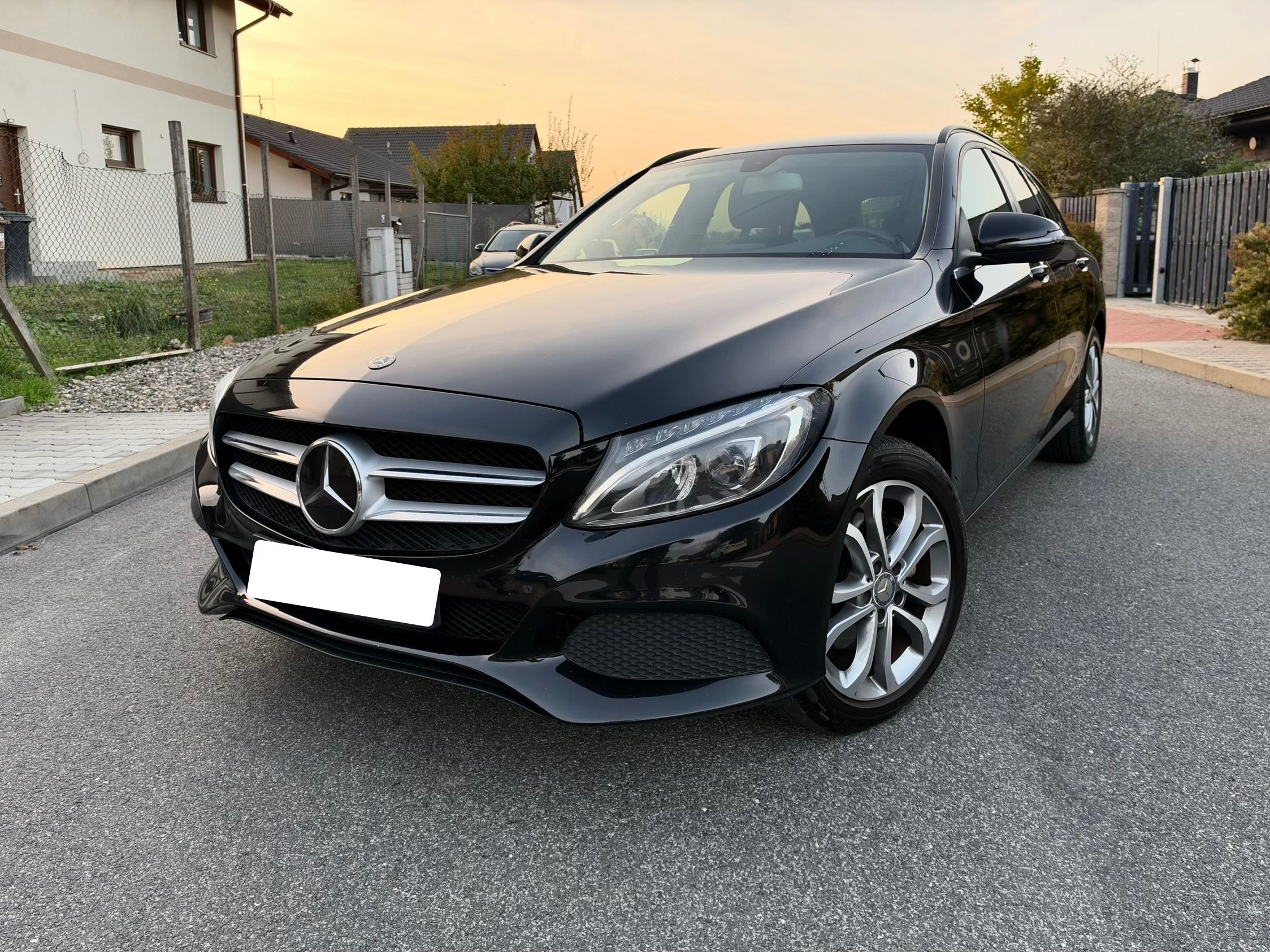 Mercedes-Benz Třídy C, 9G-Tronic, Kamera, tažné, ALU