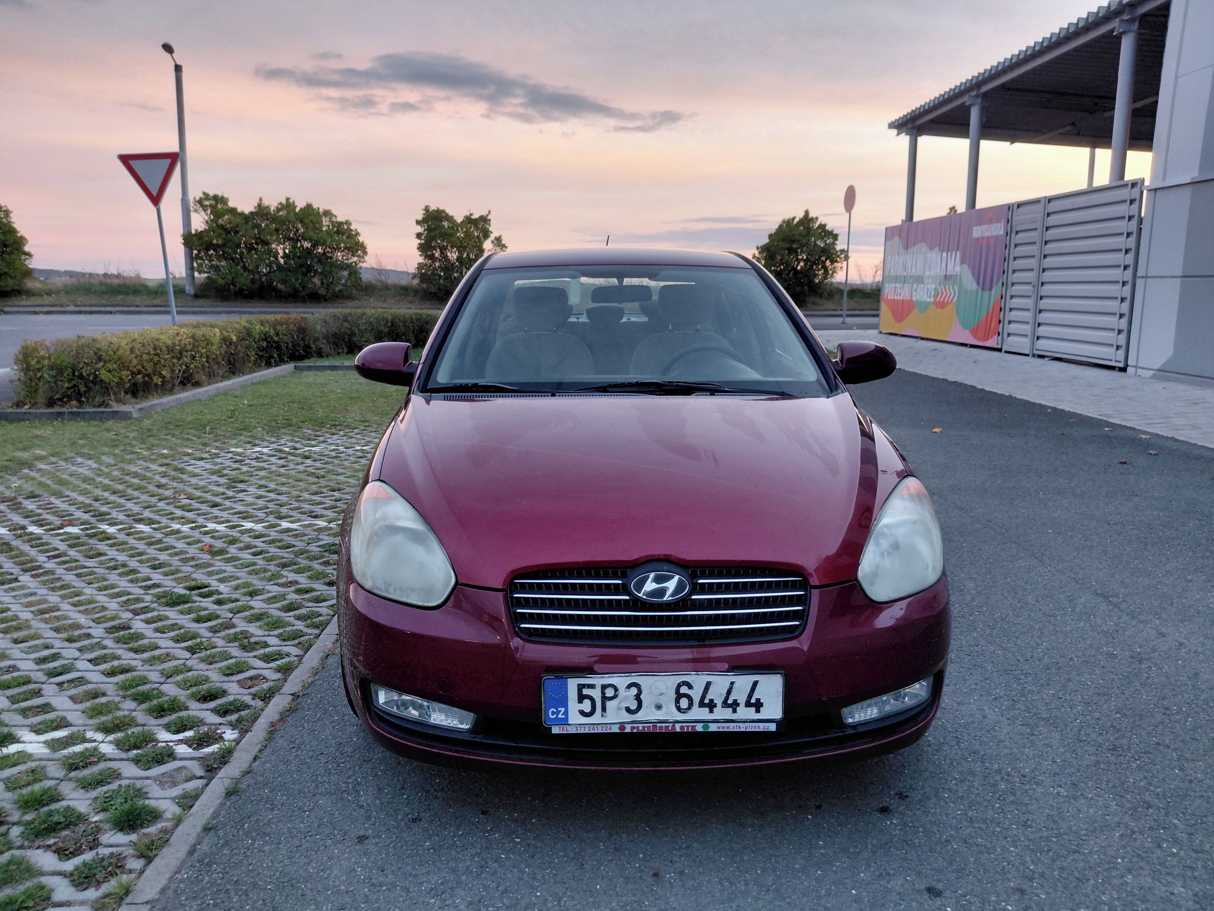 Hyundai Accent, 1.5CRDI 81KW 2.MAJ SPOLEHLIVÉ - fotka 2