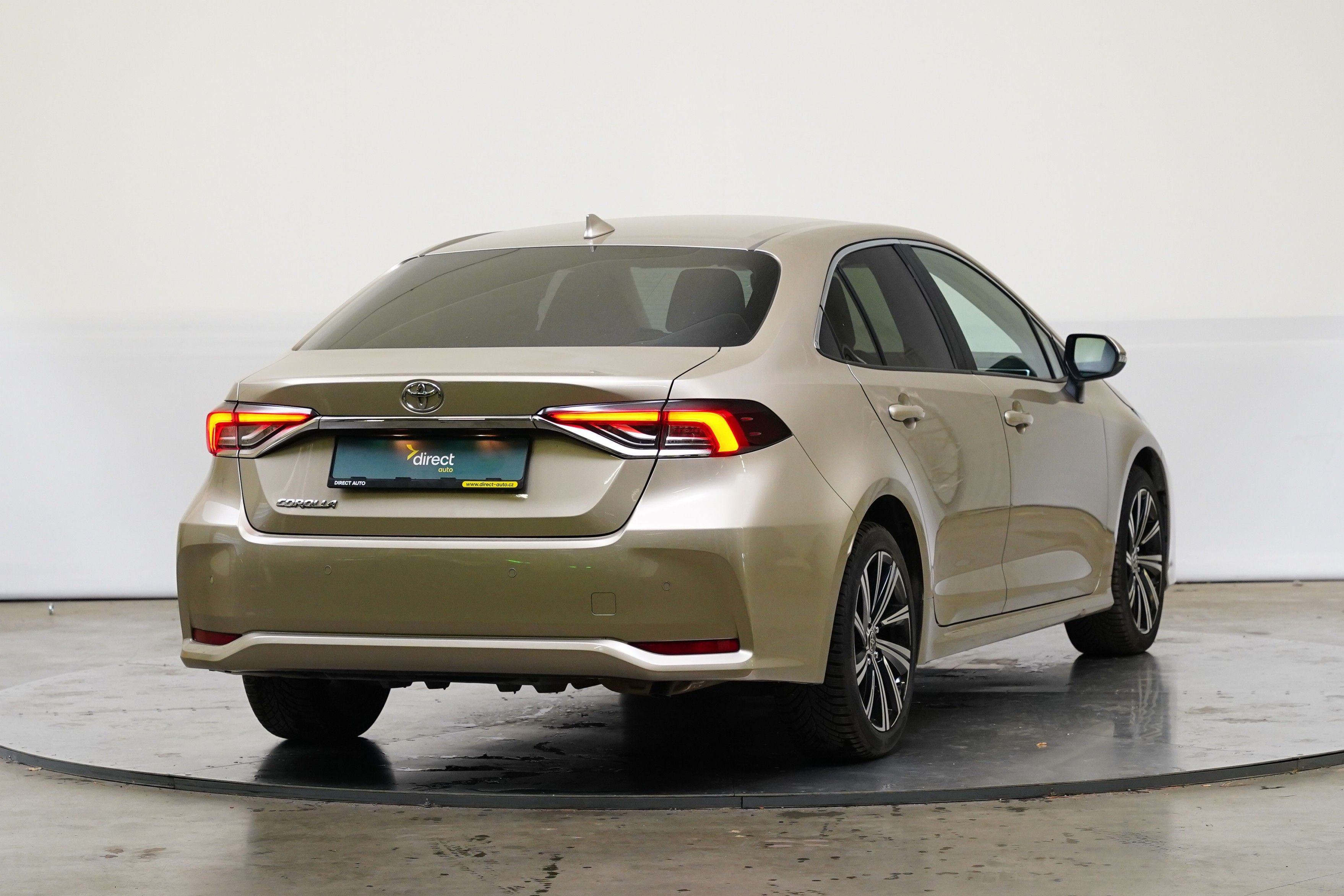 Toyota Corolla, 1.5 Dynamic Force 92 kW - fotka 2