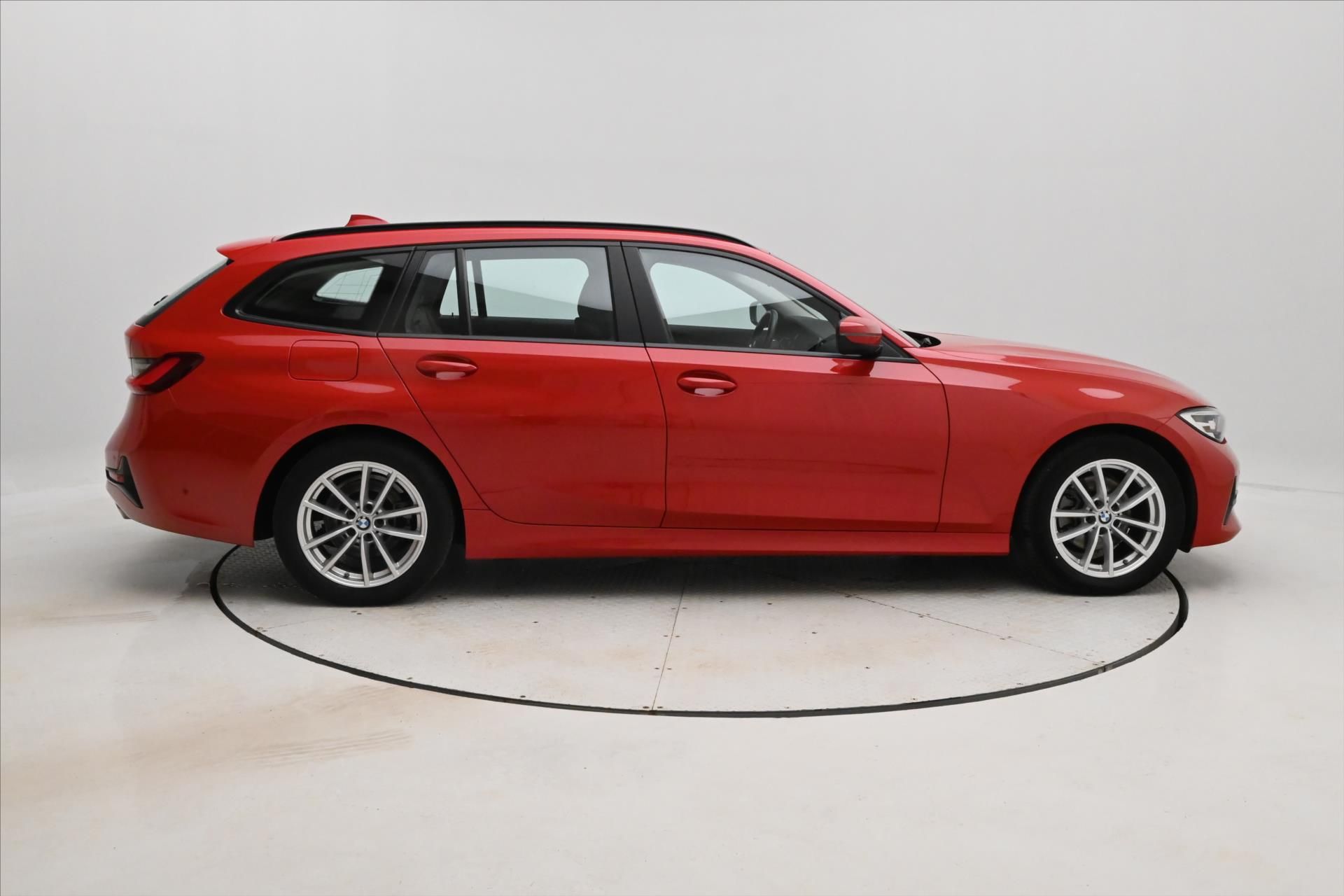 BMW Řada 3, 2,0 320d 140 kW Steptronic Zár - fotka 4